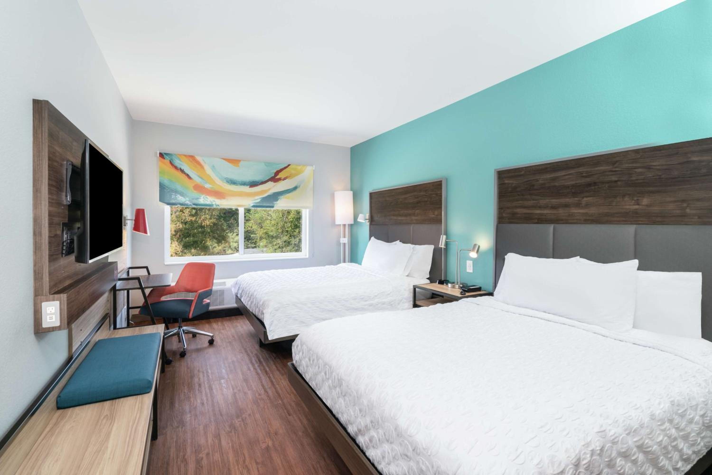 Queen Room with Two Queen Beds - Photo 1