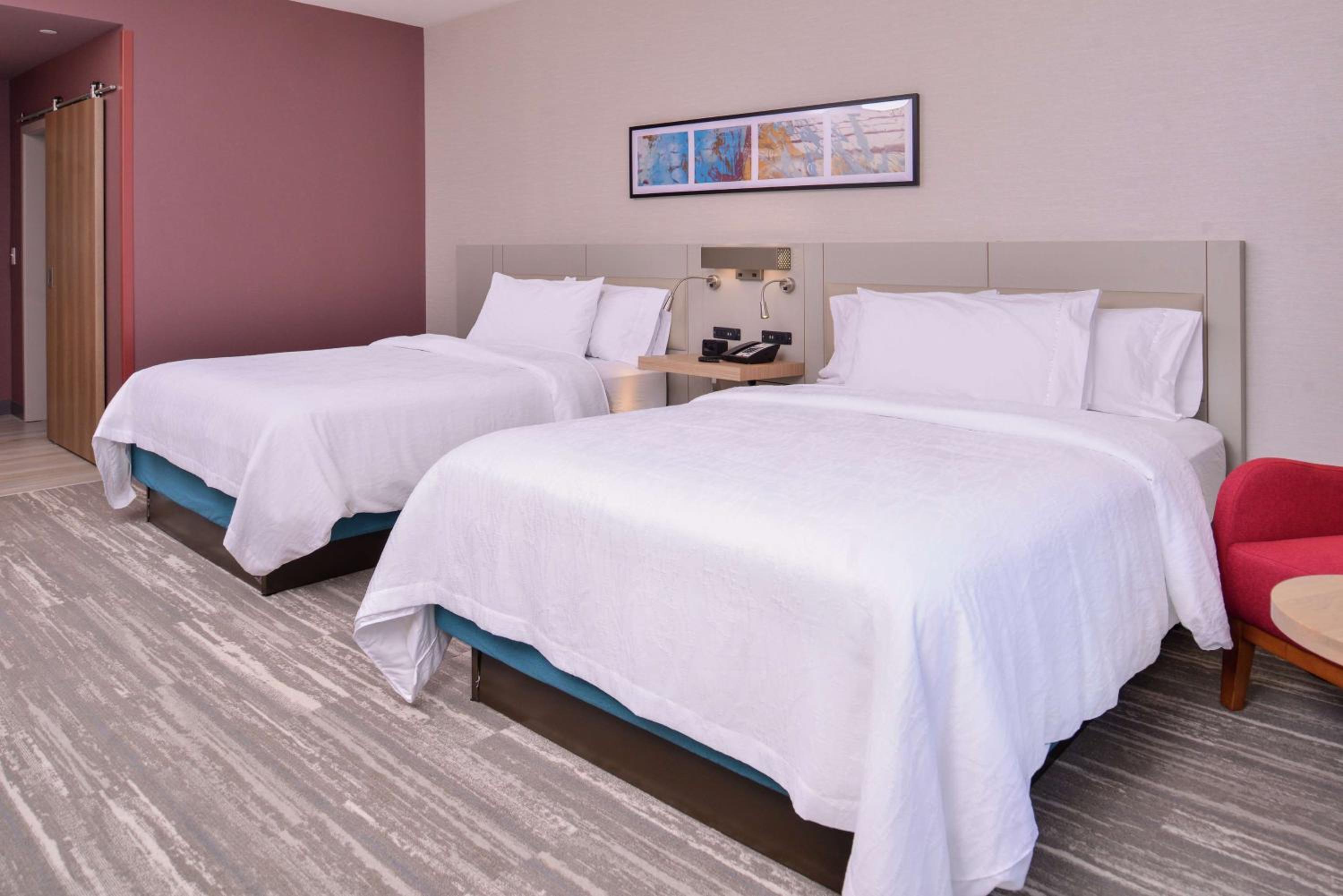 Queen Room with Two Queen Beds - Hearing Access