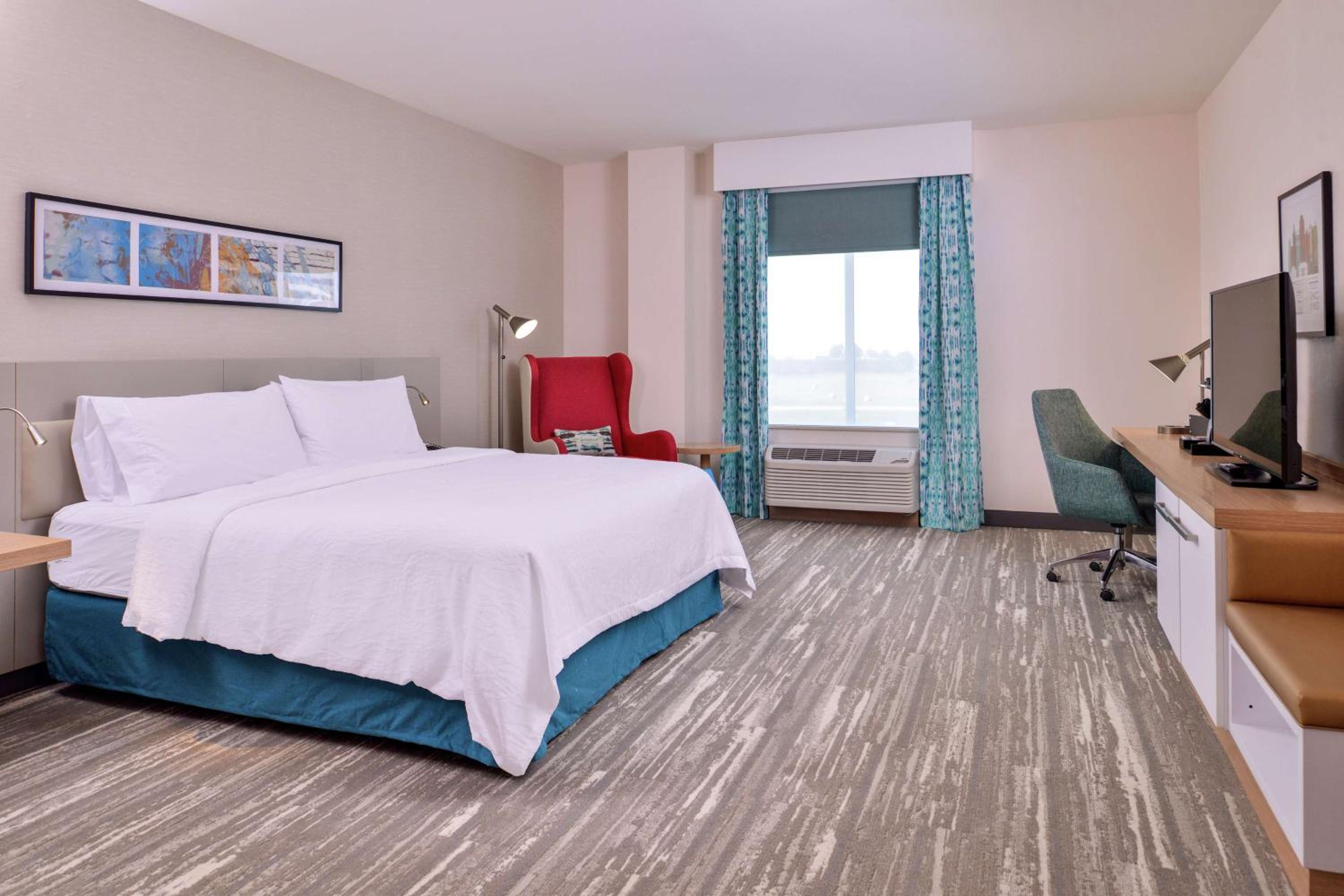 King Room with Tub - Mobility and Hearing Access