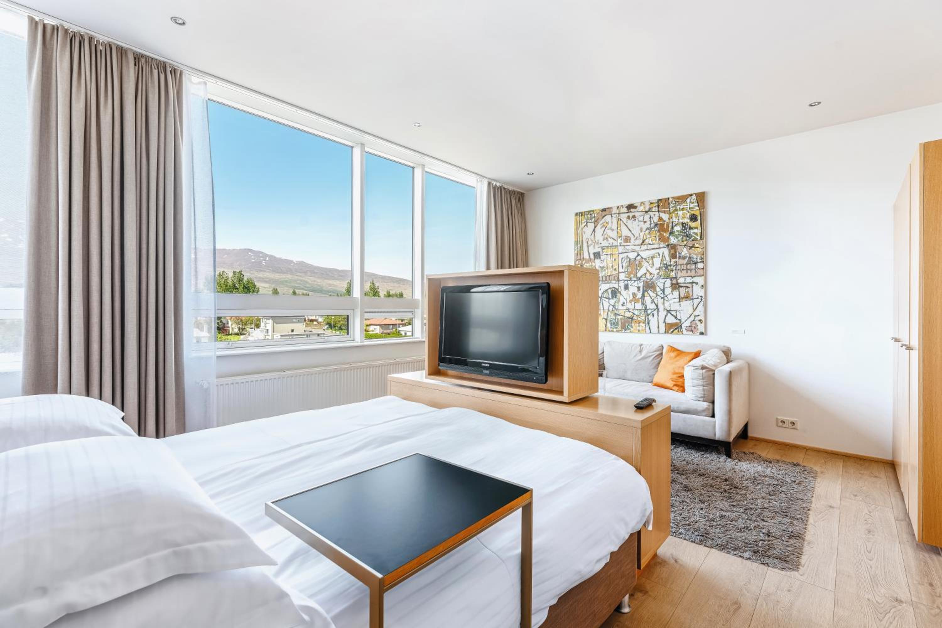 Deluxe King Room - Photo 4