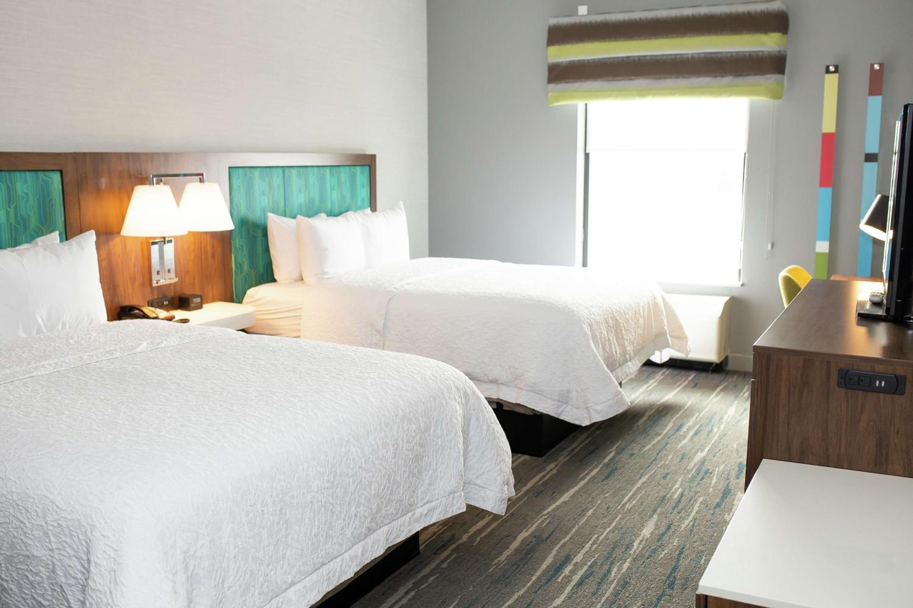 Queen Room with Two Queen Beds - Photo 9