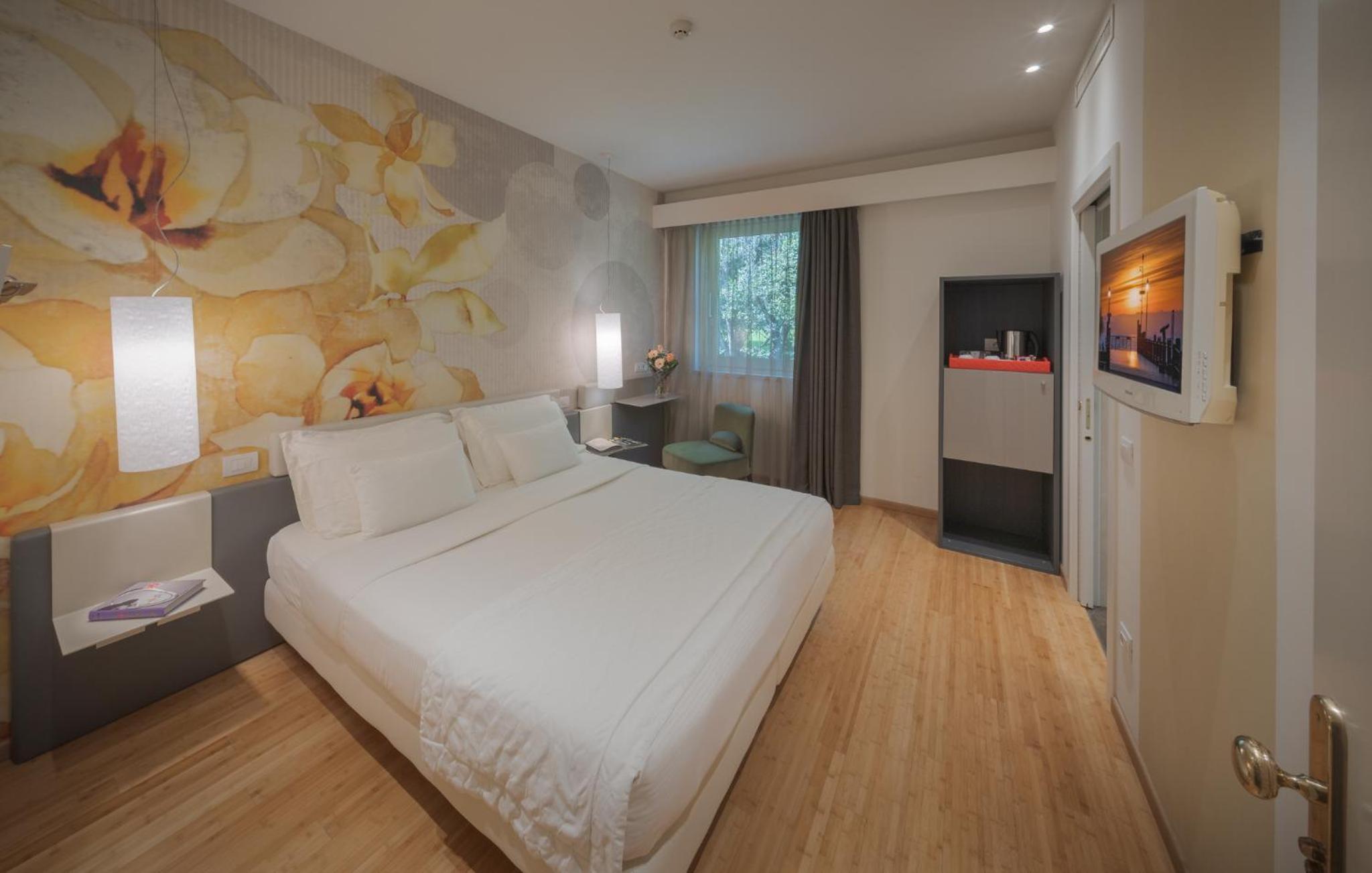 Classic Double Room - Photo 15