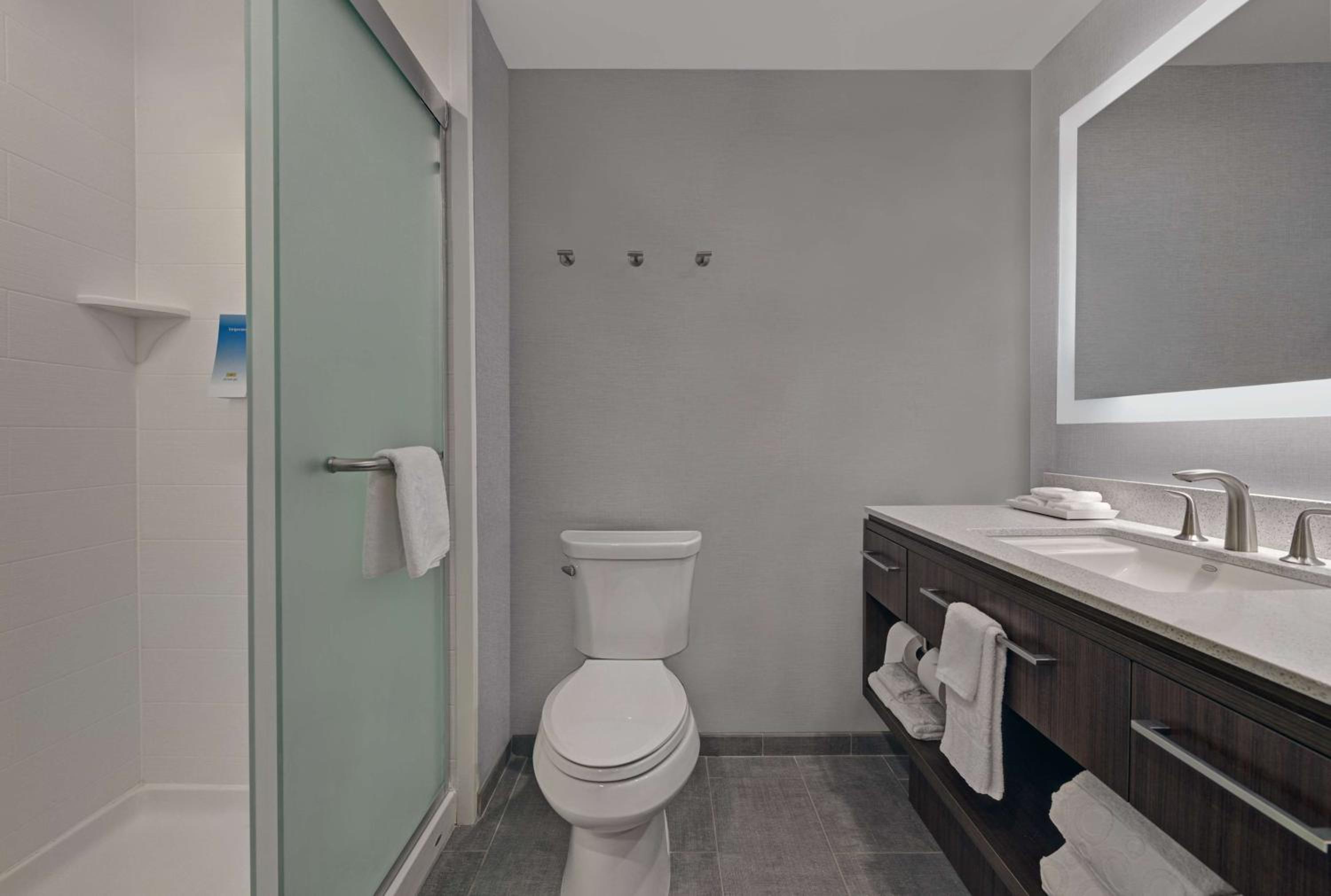 King Studio Suite - Non-Smoking - Photo 3