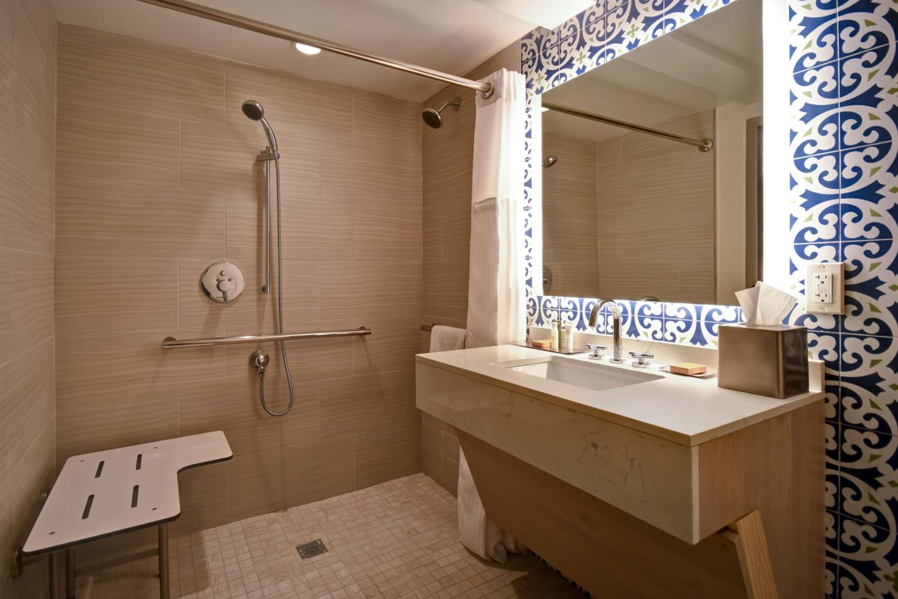 King Room with Roll-In Shower - Mobility and Hearing Access - Photo 2