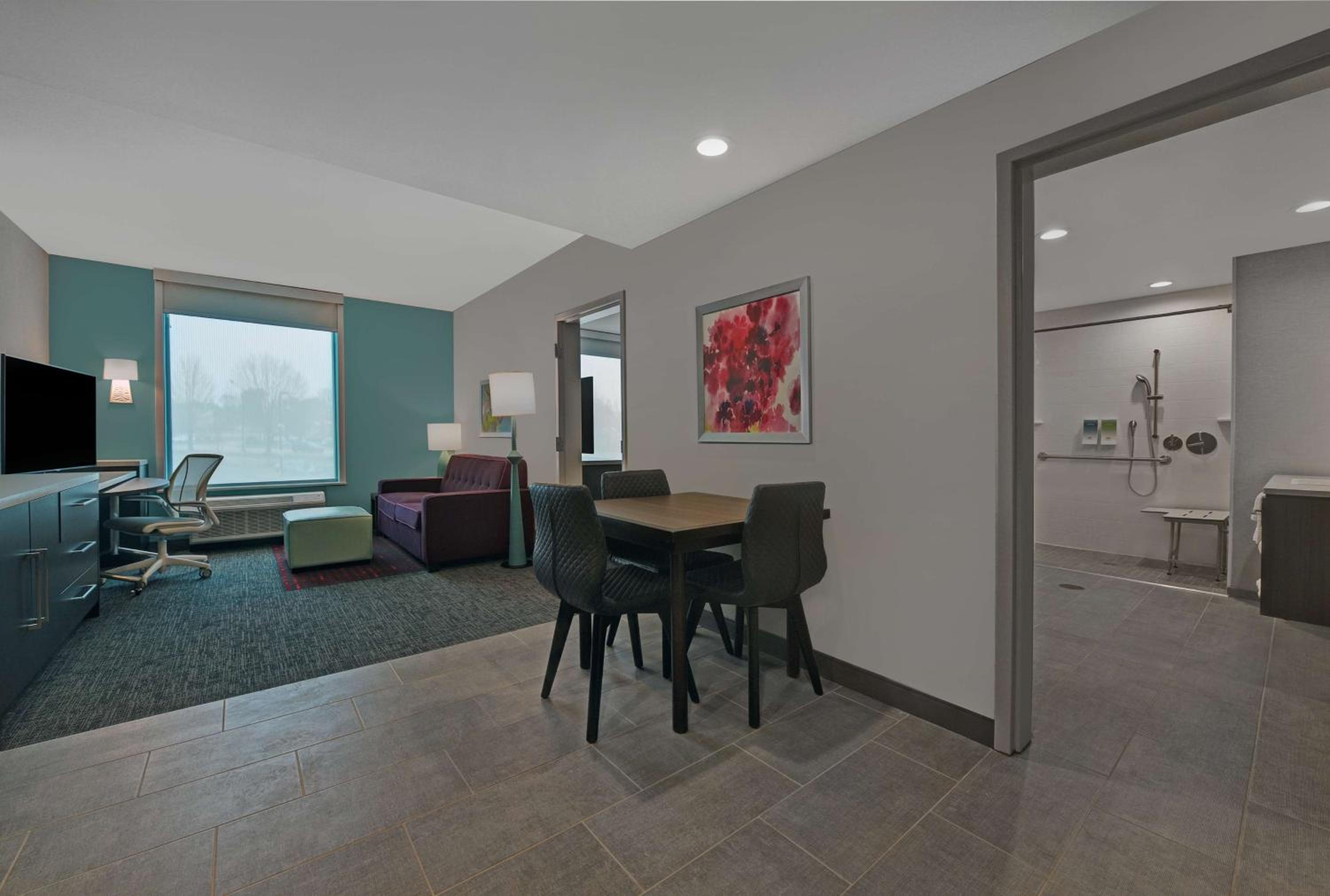 King Suite - Mobility Access/Non-Smoking - Photo 4