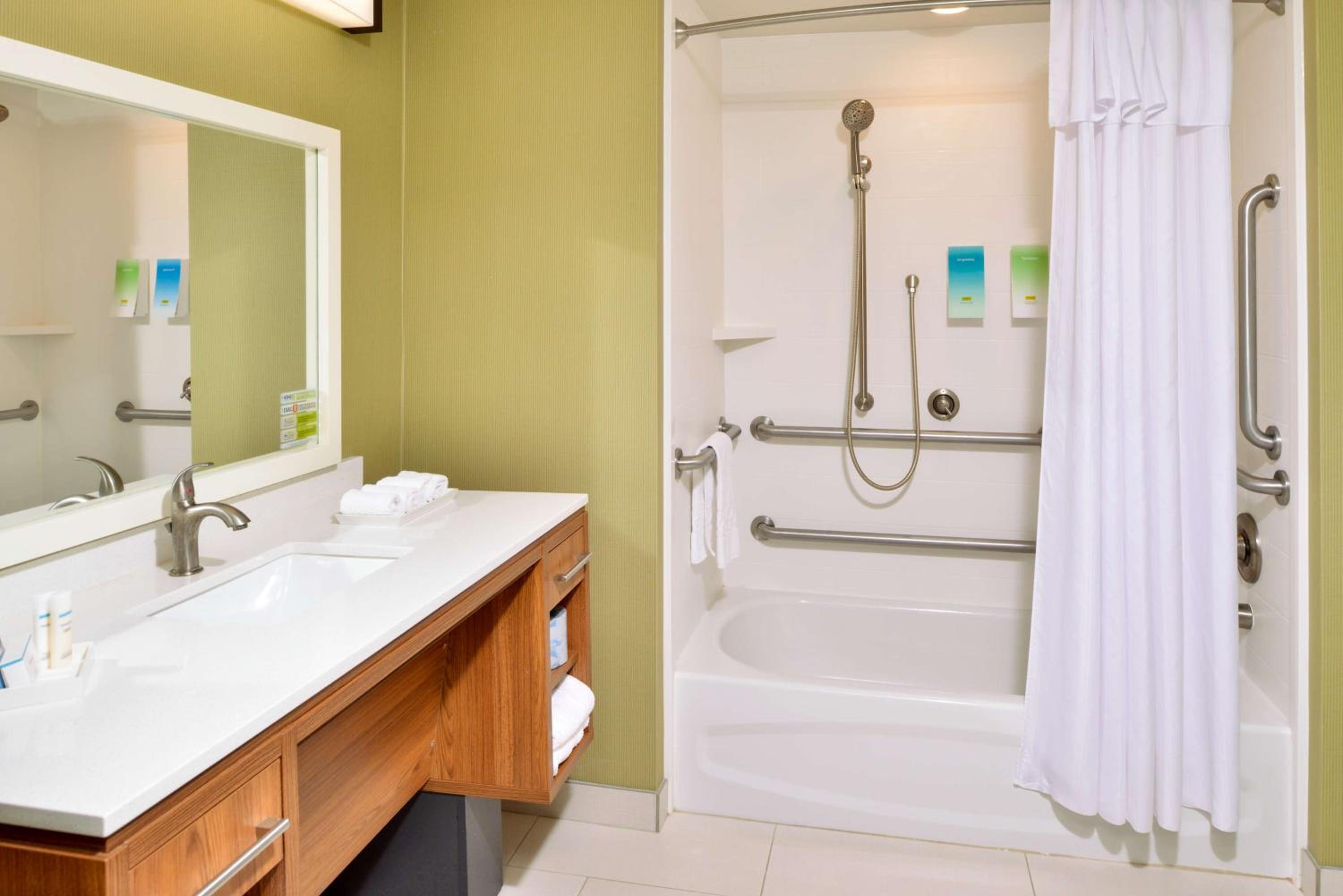 King Studio Suite - Hearing Access/Non-Smoking - Photo 6