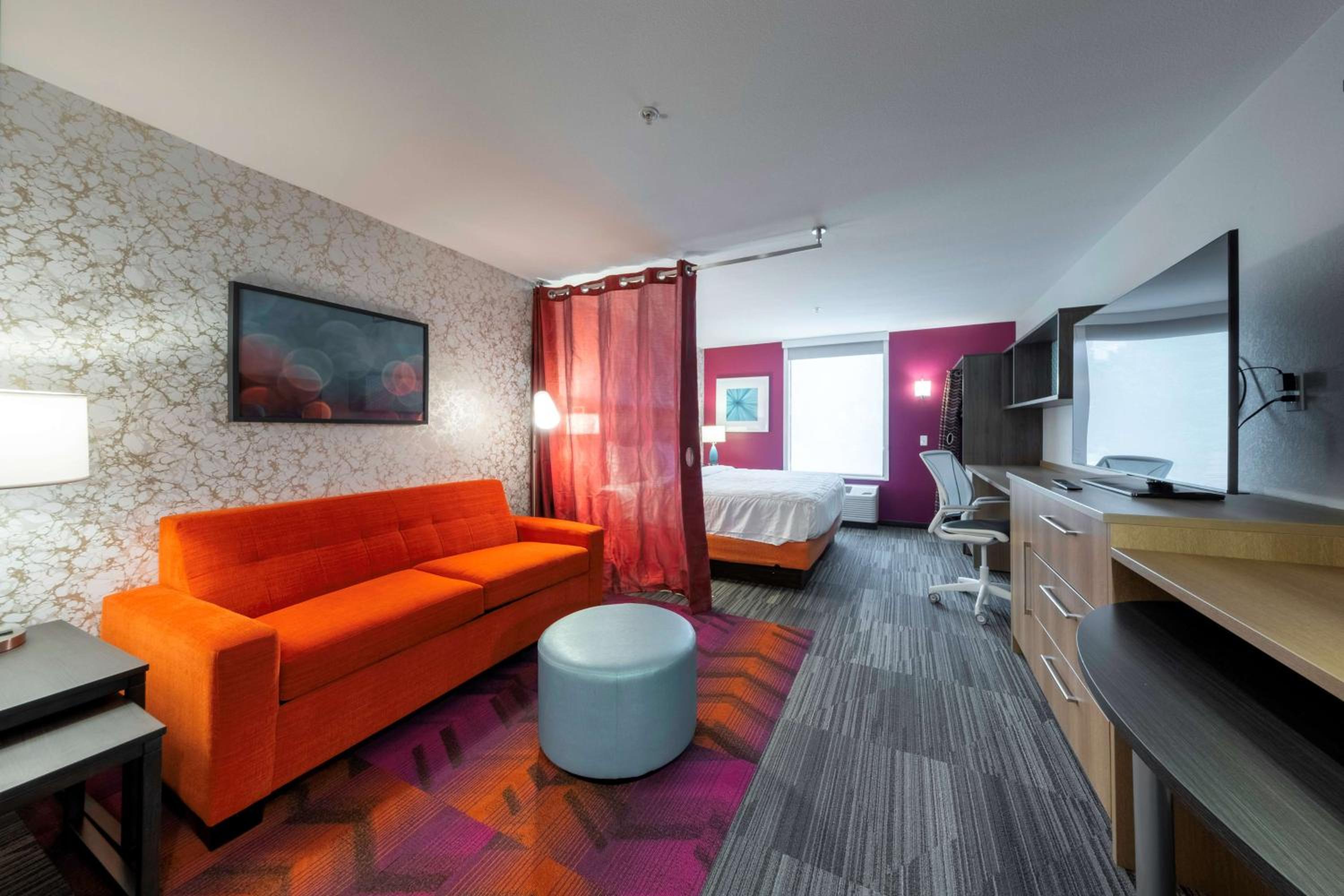 King Studio Suite - Non-Smoking - Photo 2