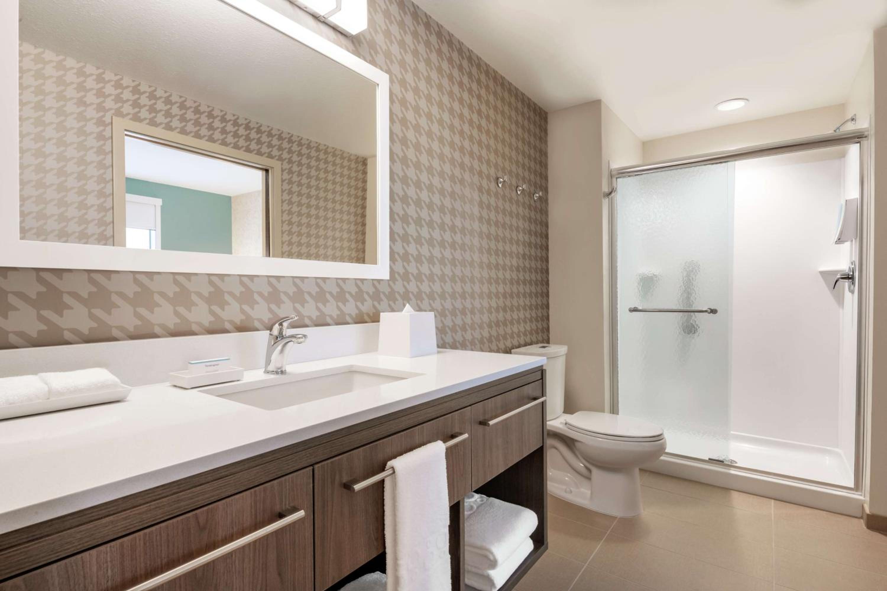 One-Bedroom King Suite - Non-Smoking - Photo 6