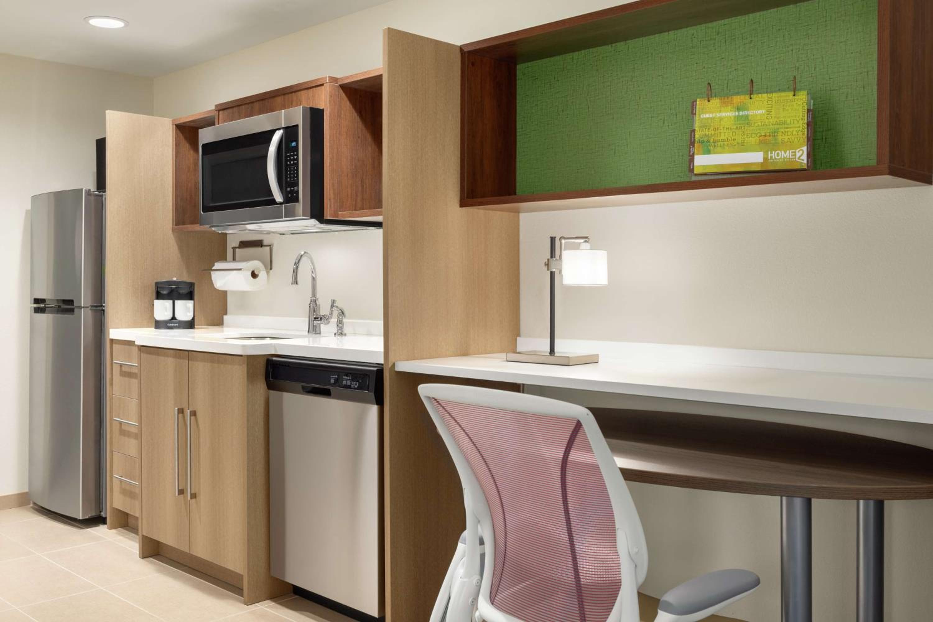 King Studio Suite - Non-Smoking - Photo 5