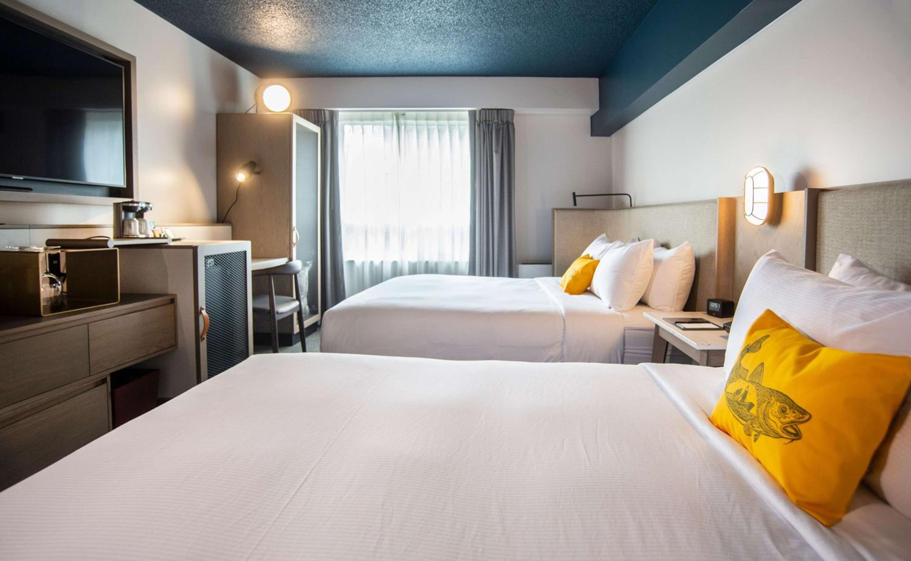 Queen Room with Two Queen Beds - Harbor View