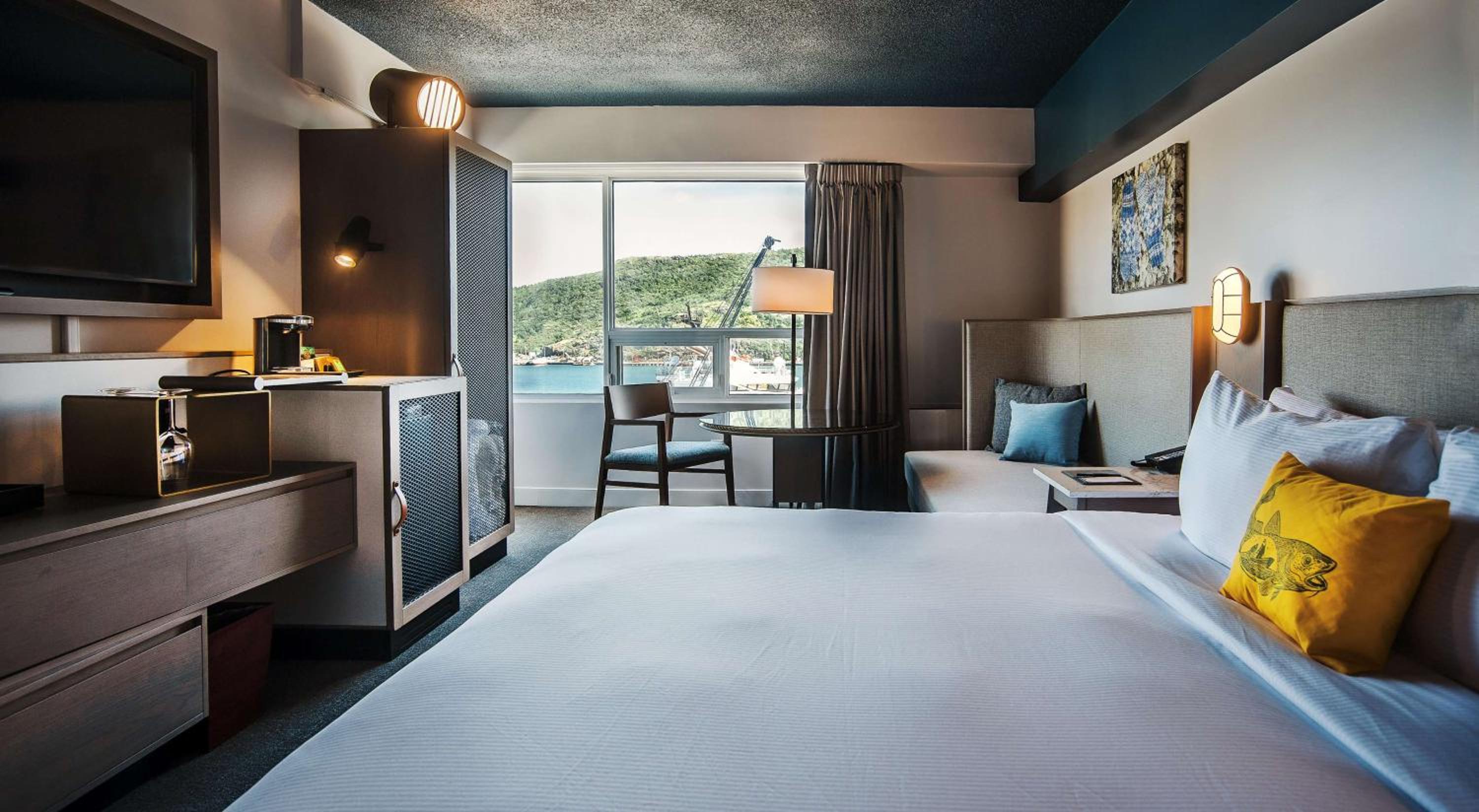 Superior King Corner Room with Ocean View