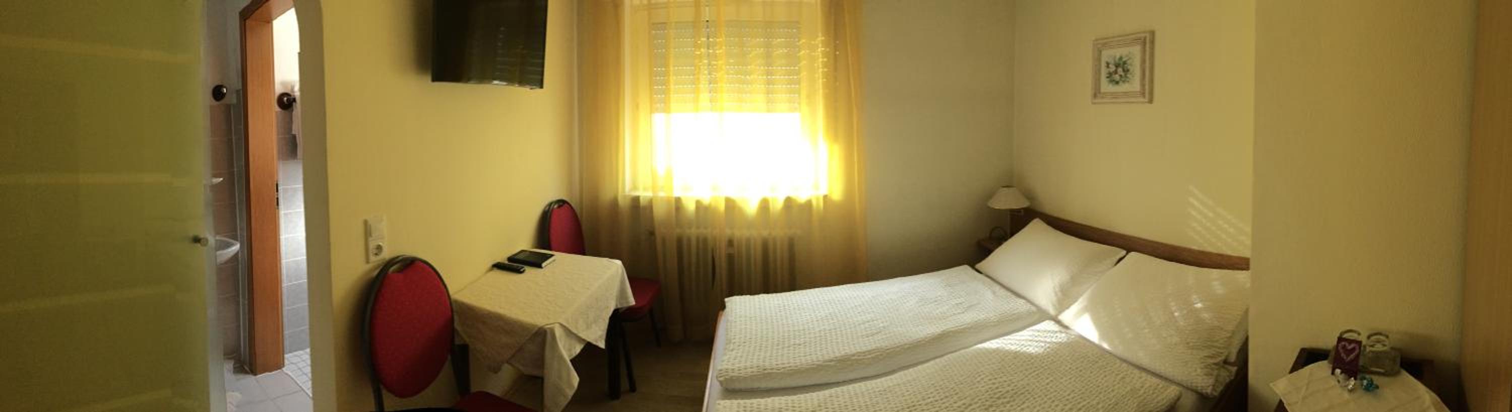 Double Room - Photo 3