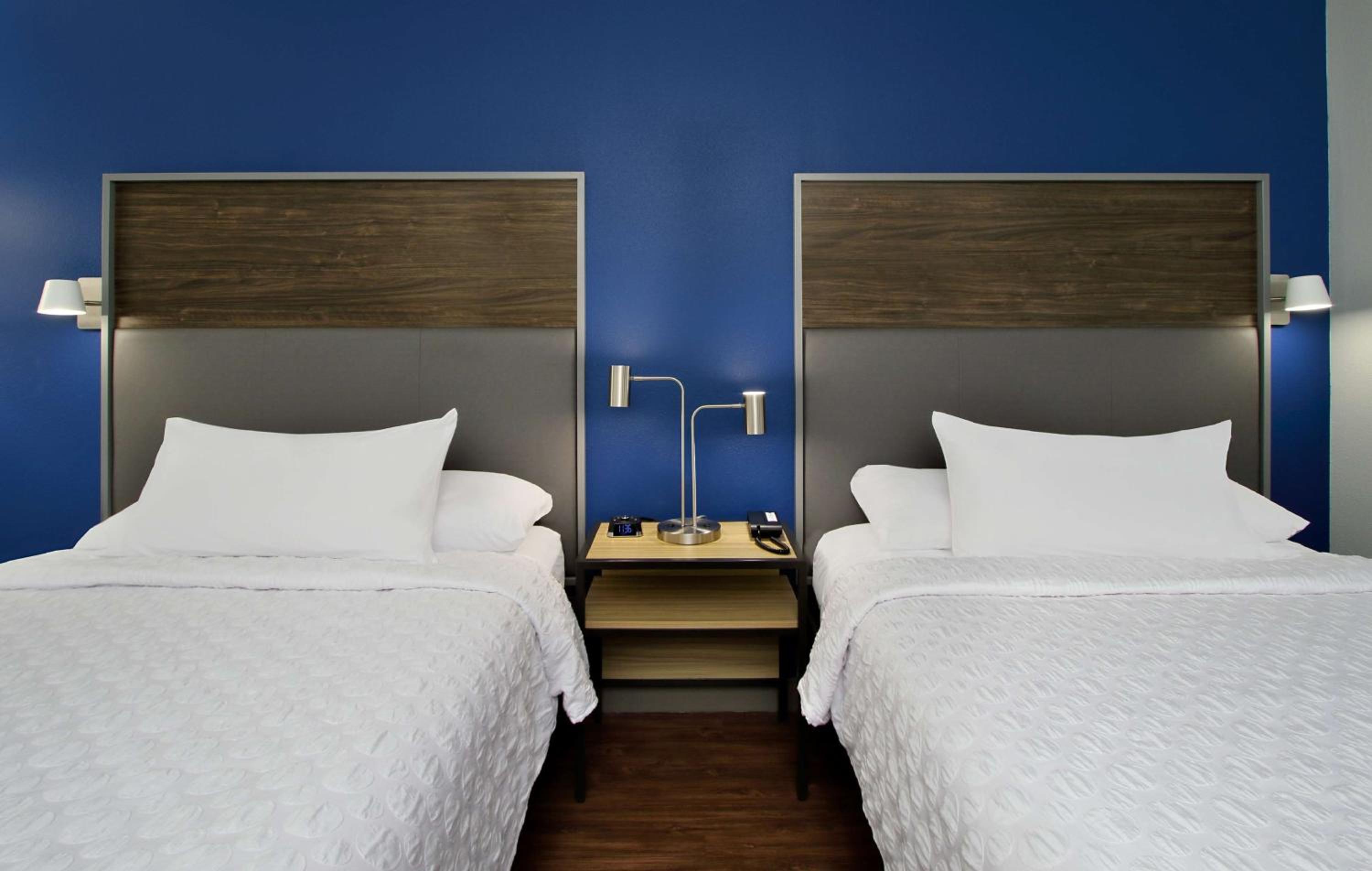 Queen Room with Two Queen Beds - Photo 1