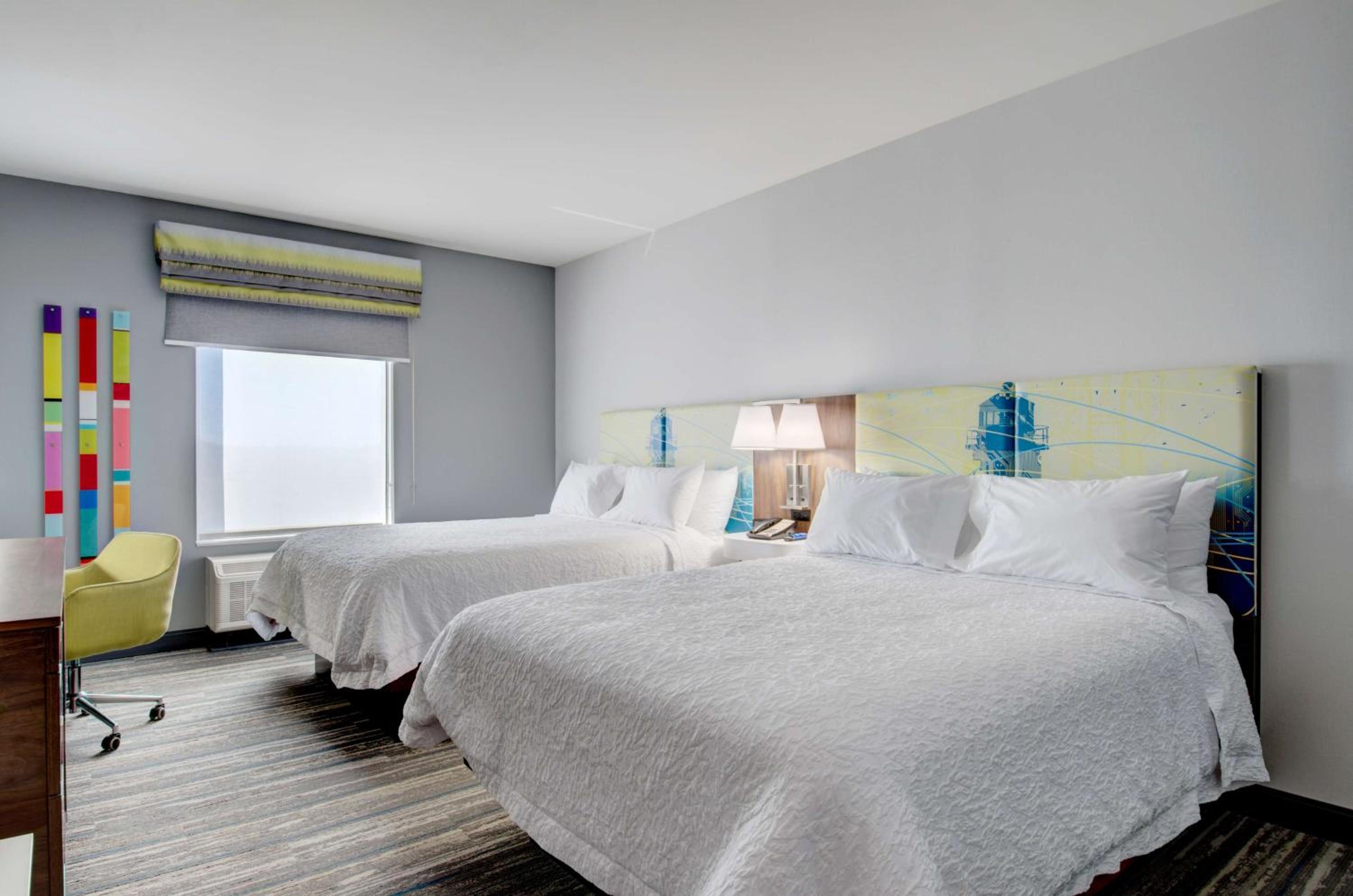 Queen Room with Two Queen Beds - Photo 10