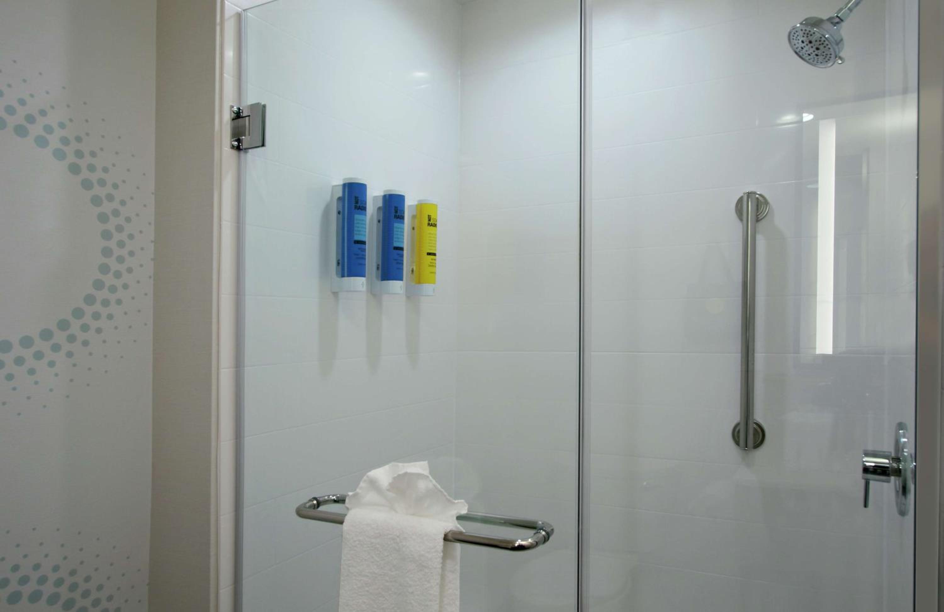 King Room - Hearing Access - Photo 6