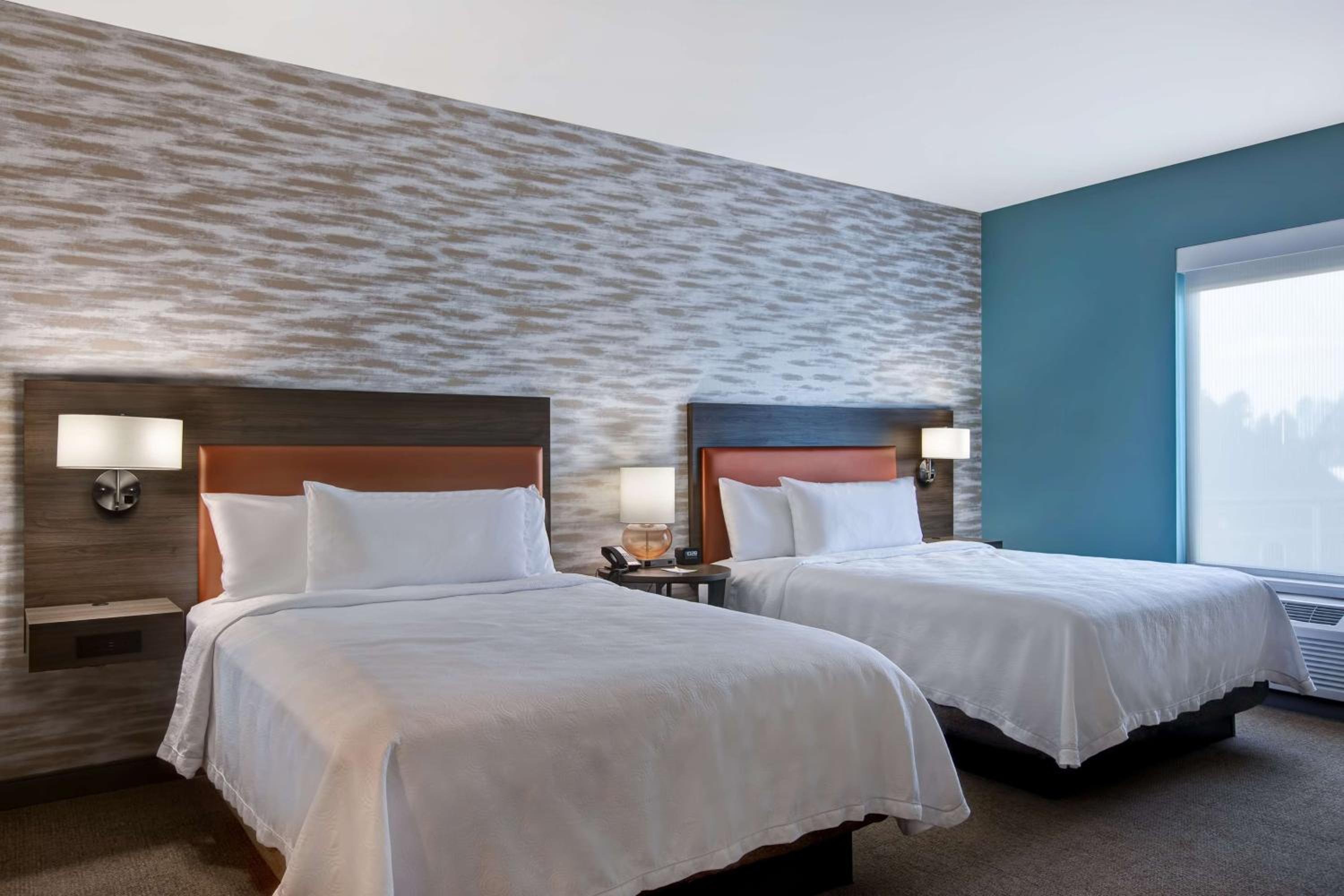 Queen Studio with Two Queen Beds - Non-Smoking - Photo 8