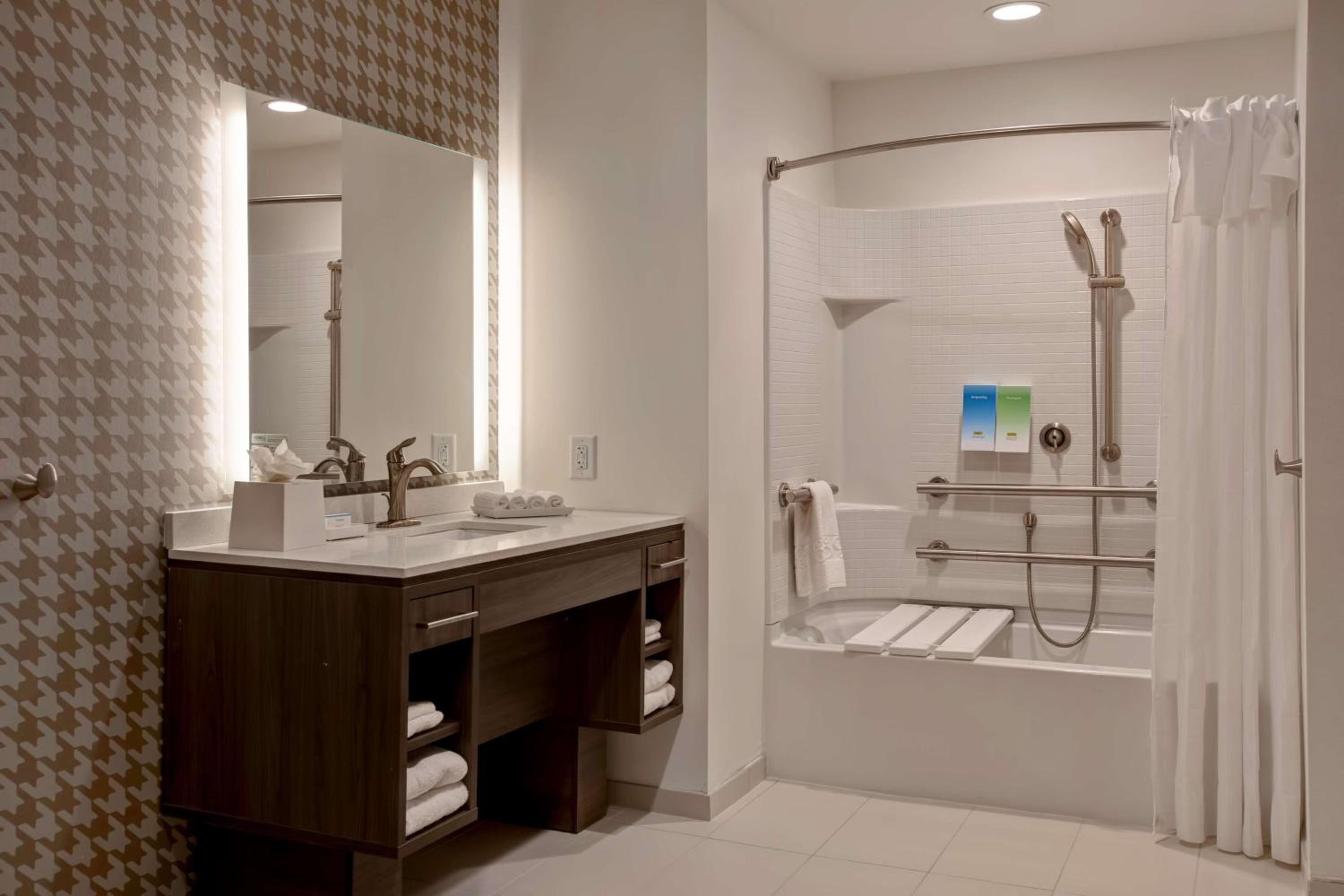 King Studio Suite - Hearing Access/Non-Smoking - Photo 5