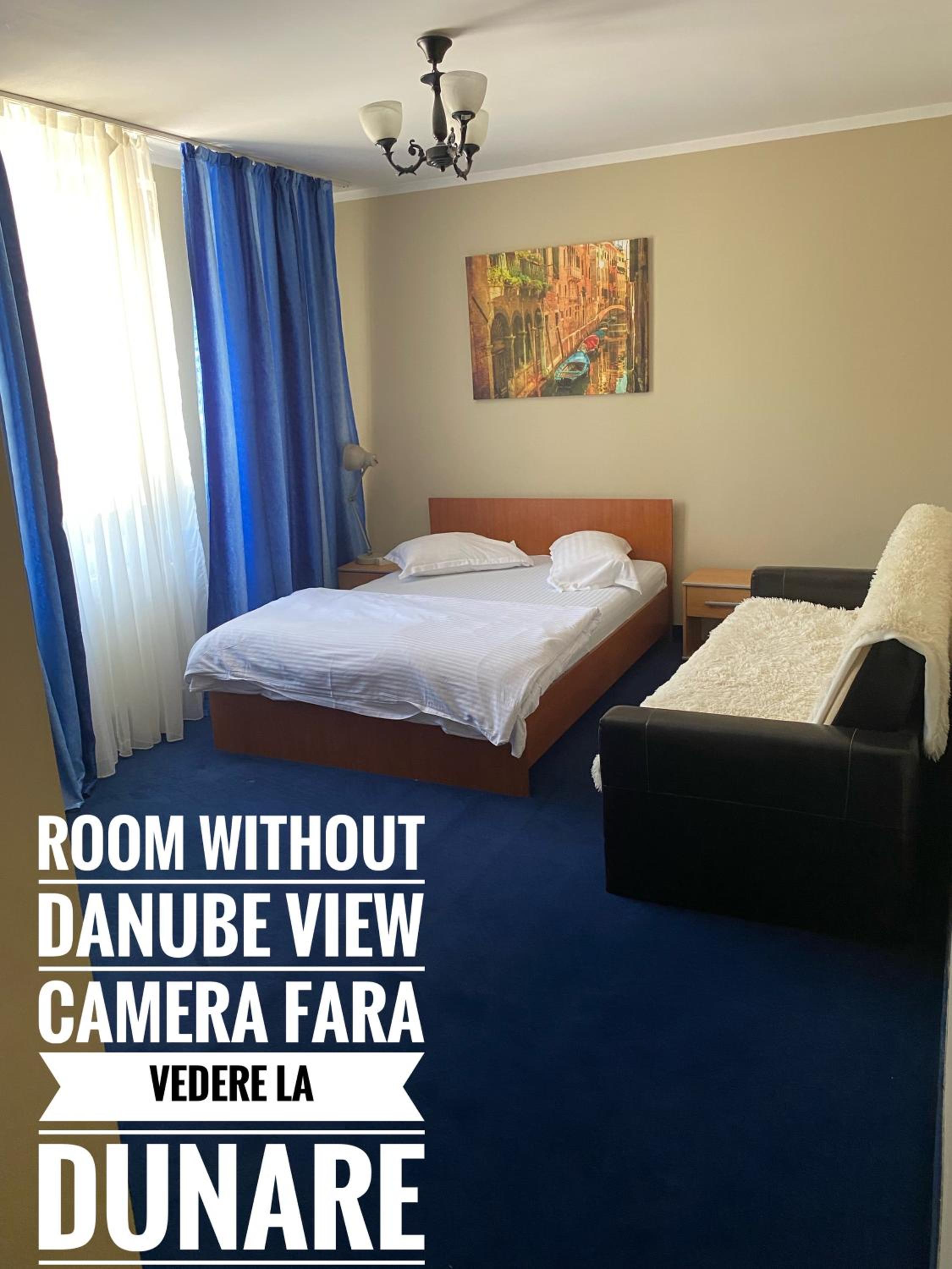 Family Room with Mountain View photo 3