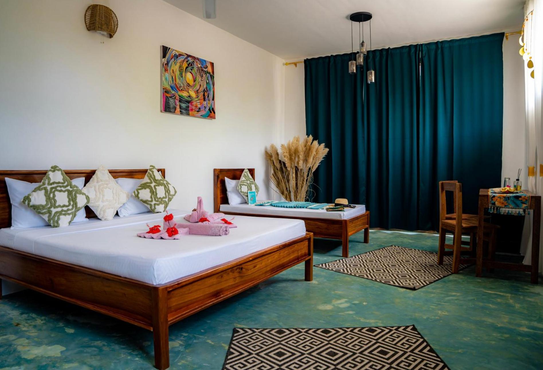 Deluxe Double Room with Balcony photo 3