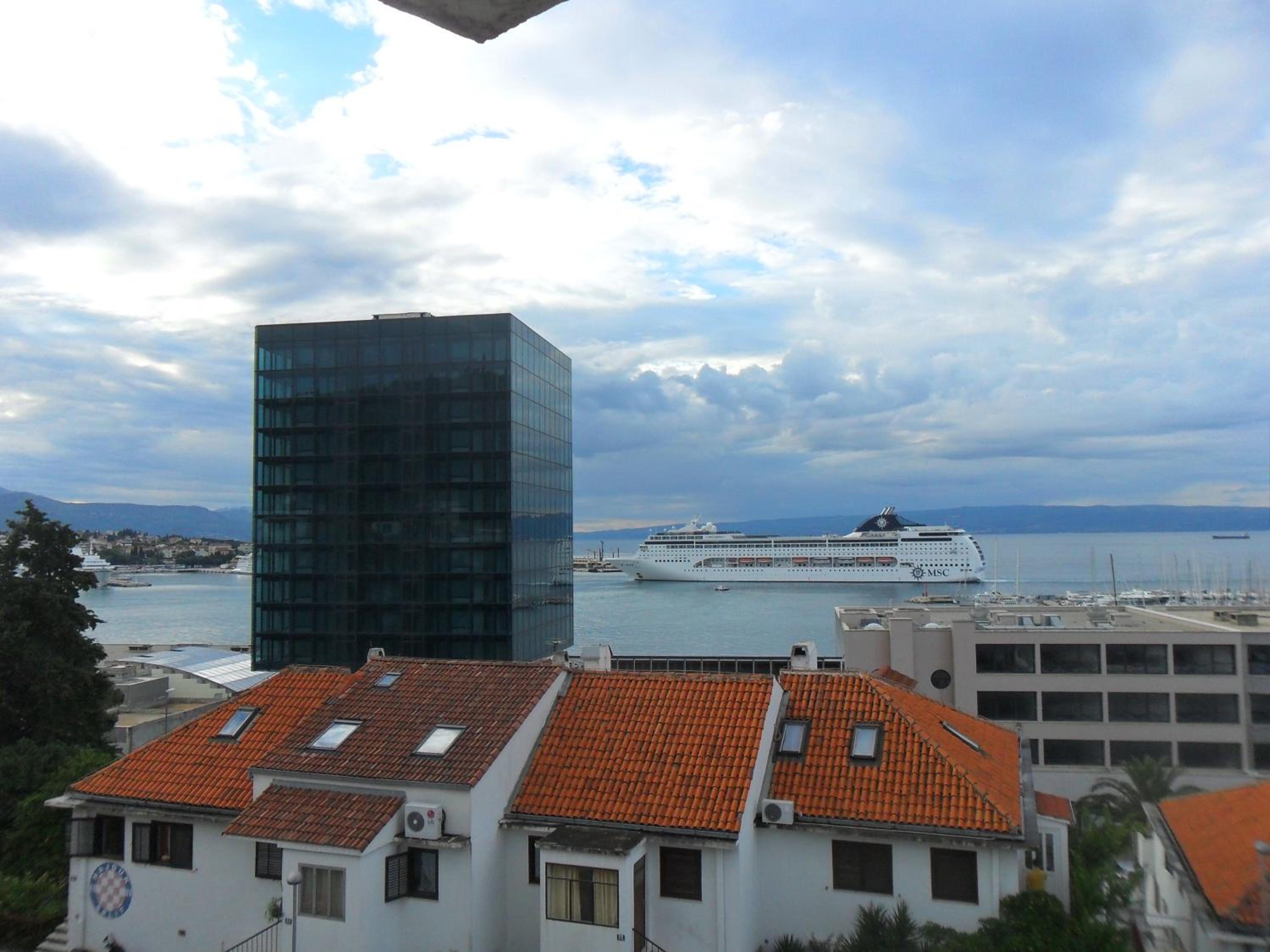 Apartment with Sea View - Photo 44