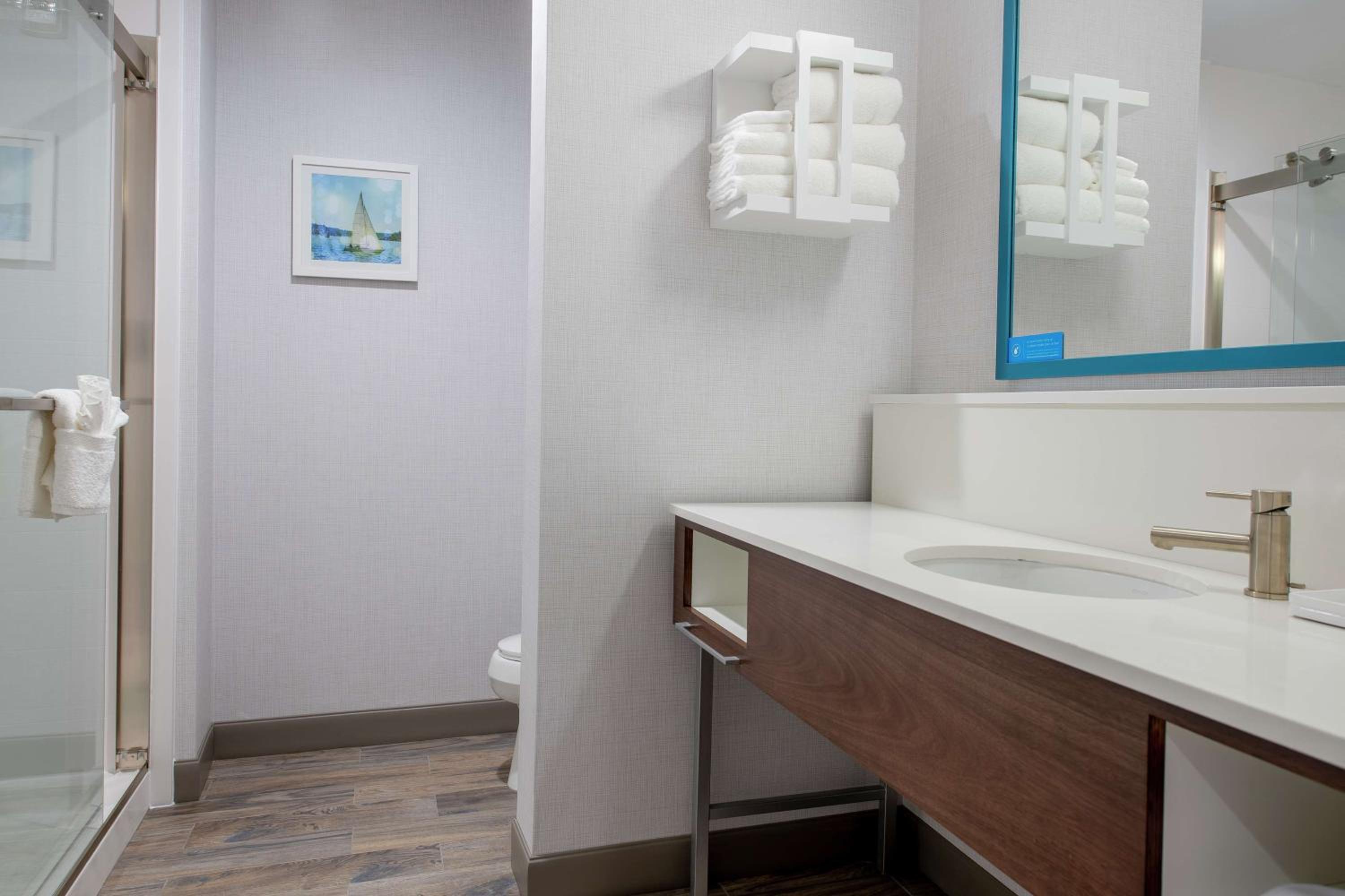King Room - Hearing Access/Non-Smoking - Photo 4