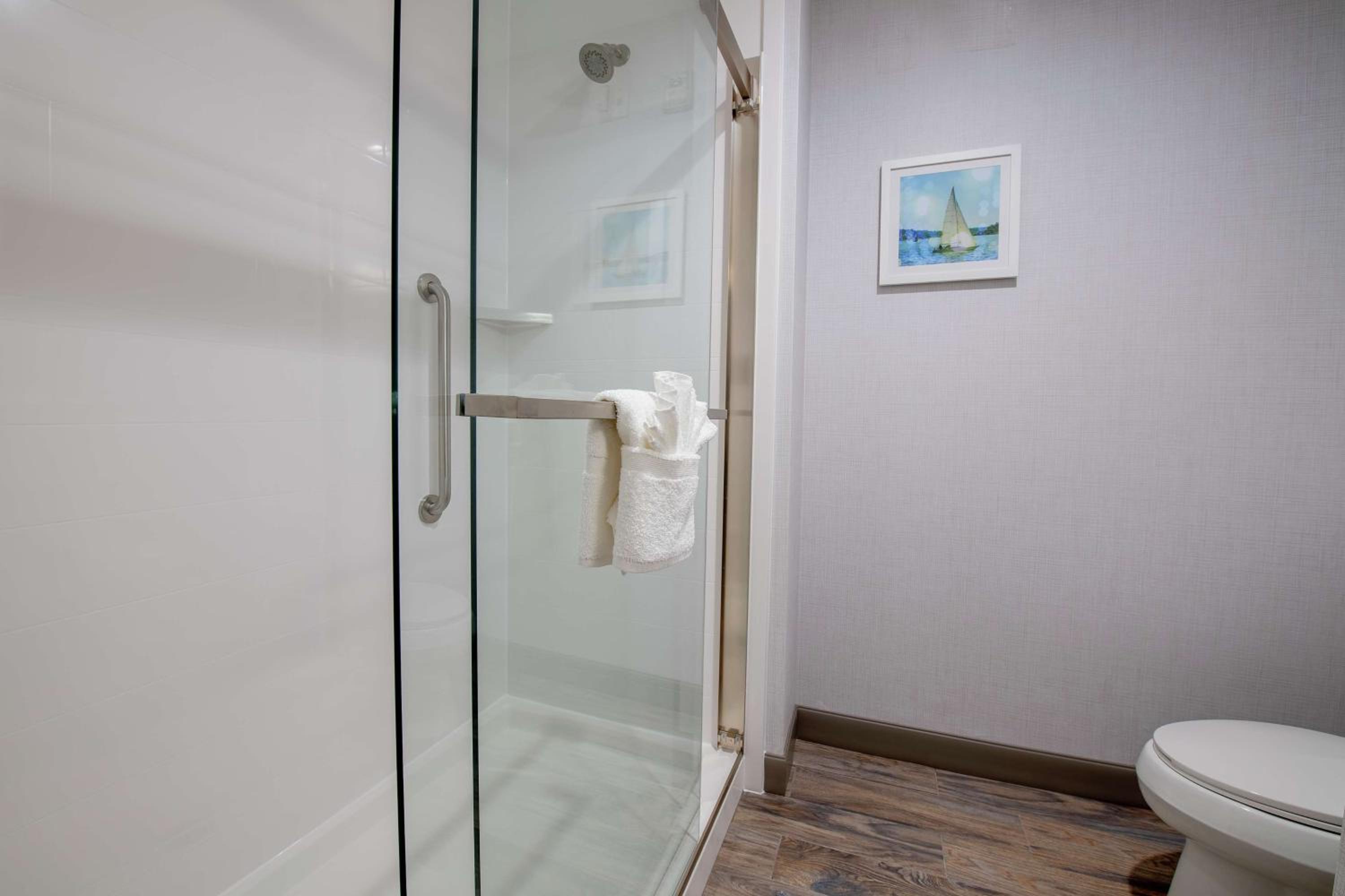 King Room - Hearing Access/Non-Smoking - Photo 2