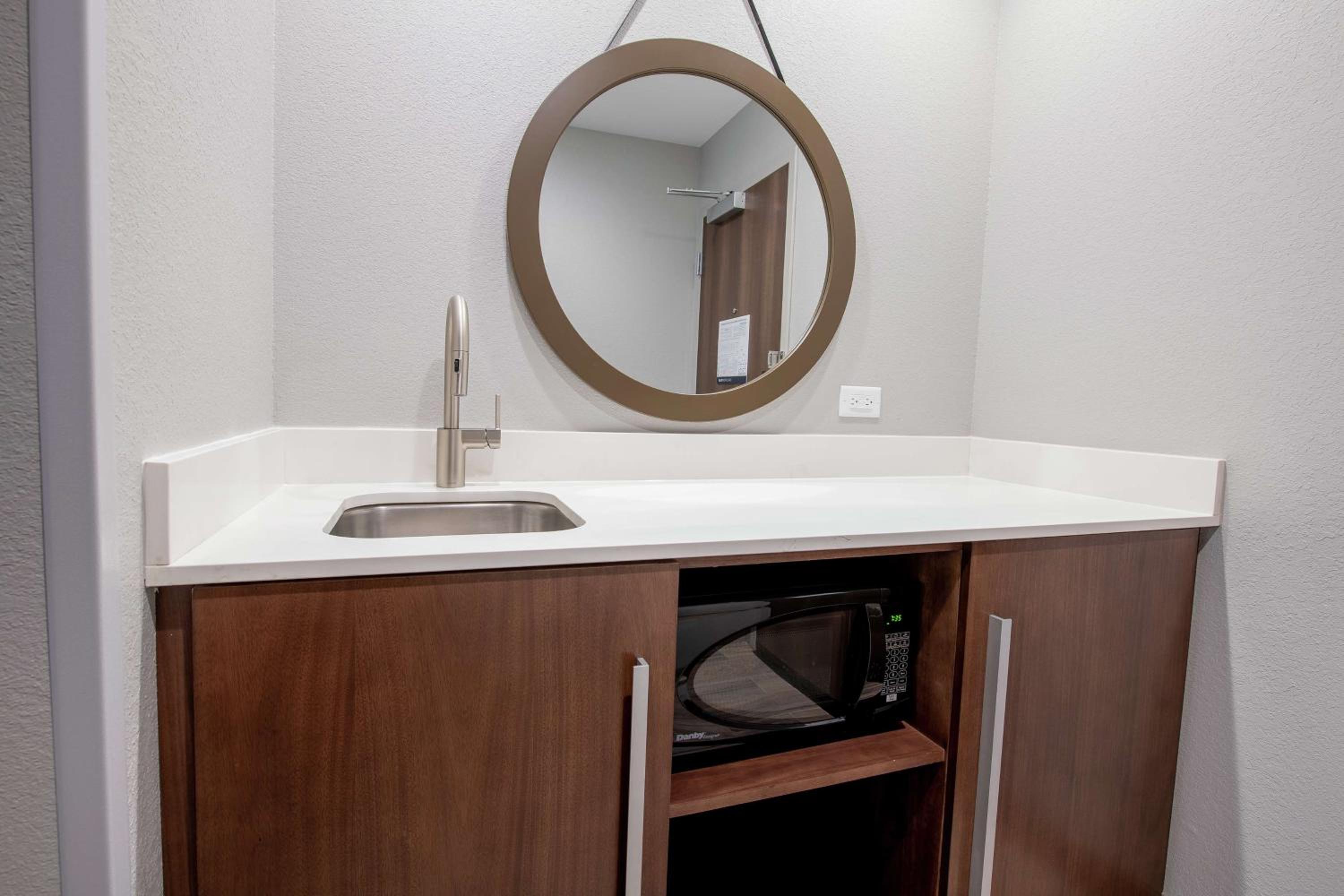 King Studio Suite - Hearing Access/Non-Smoking - Photo 5