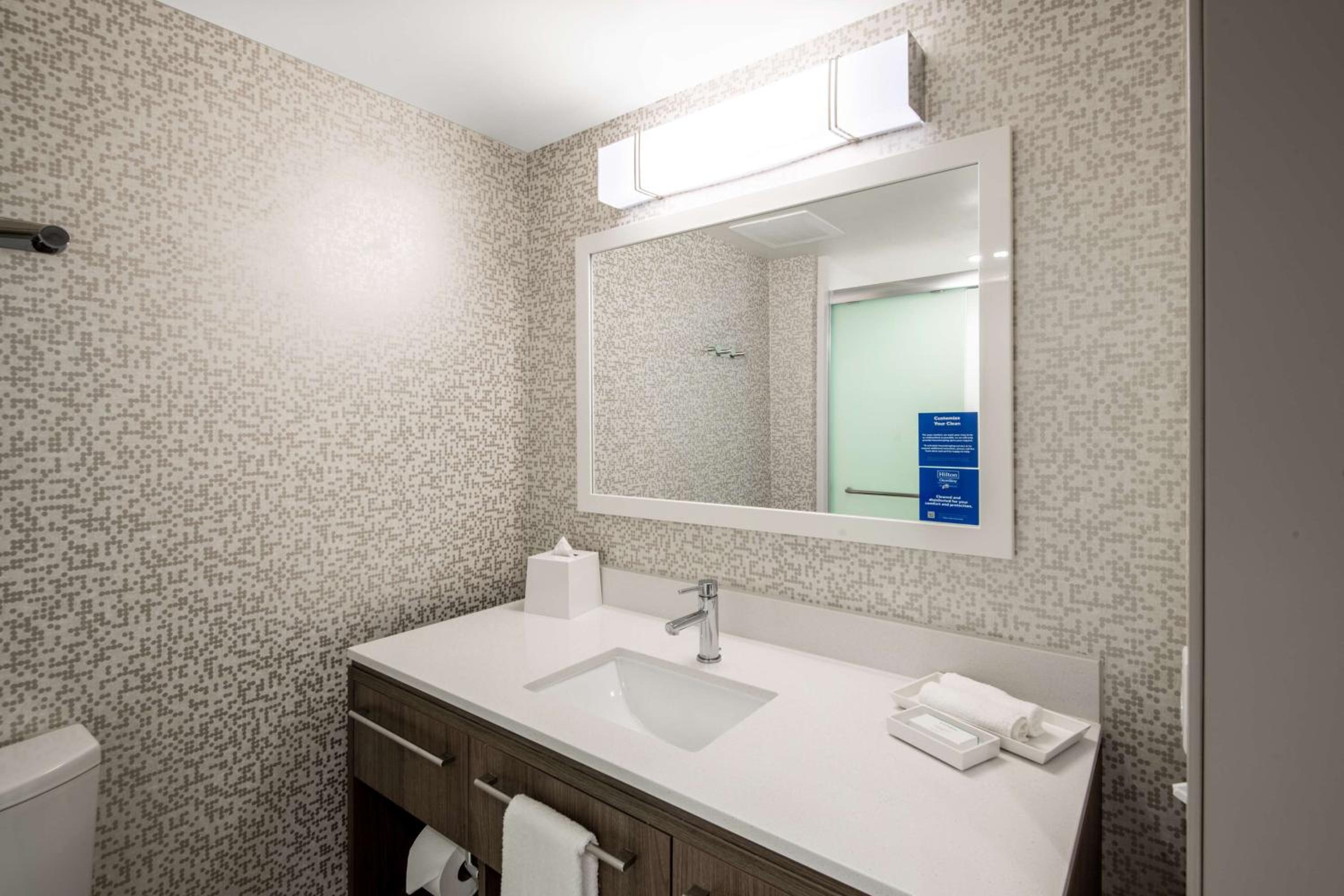 King Studio Suite - Non-Smoking - Photo 2