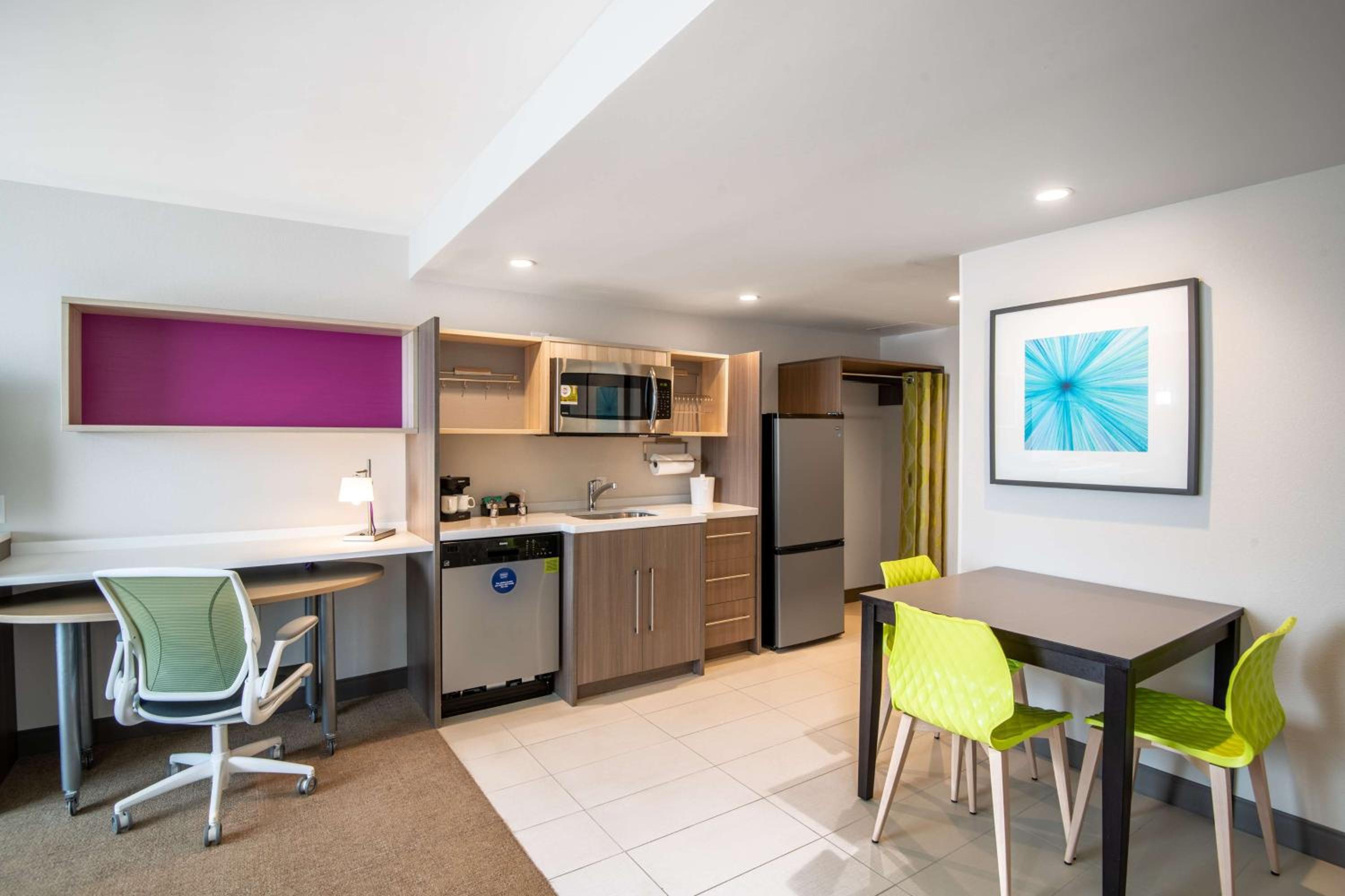 One-Bedroom King Suite - Non-Smoking - Photo 4