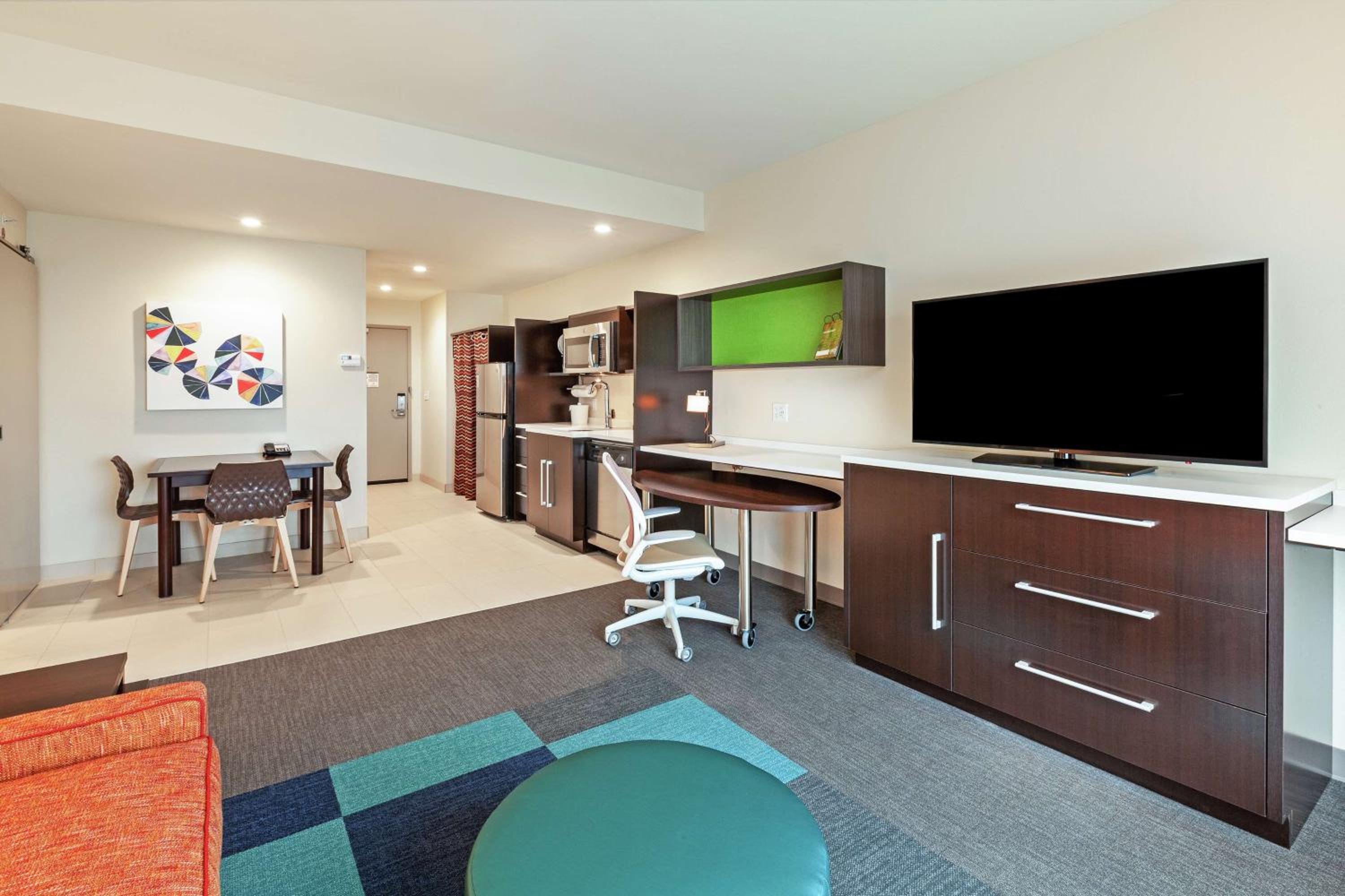 One-Bedroom King Suite - Non-Smoking - Photo 1