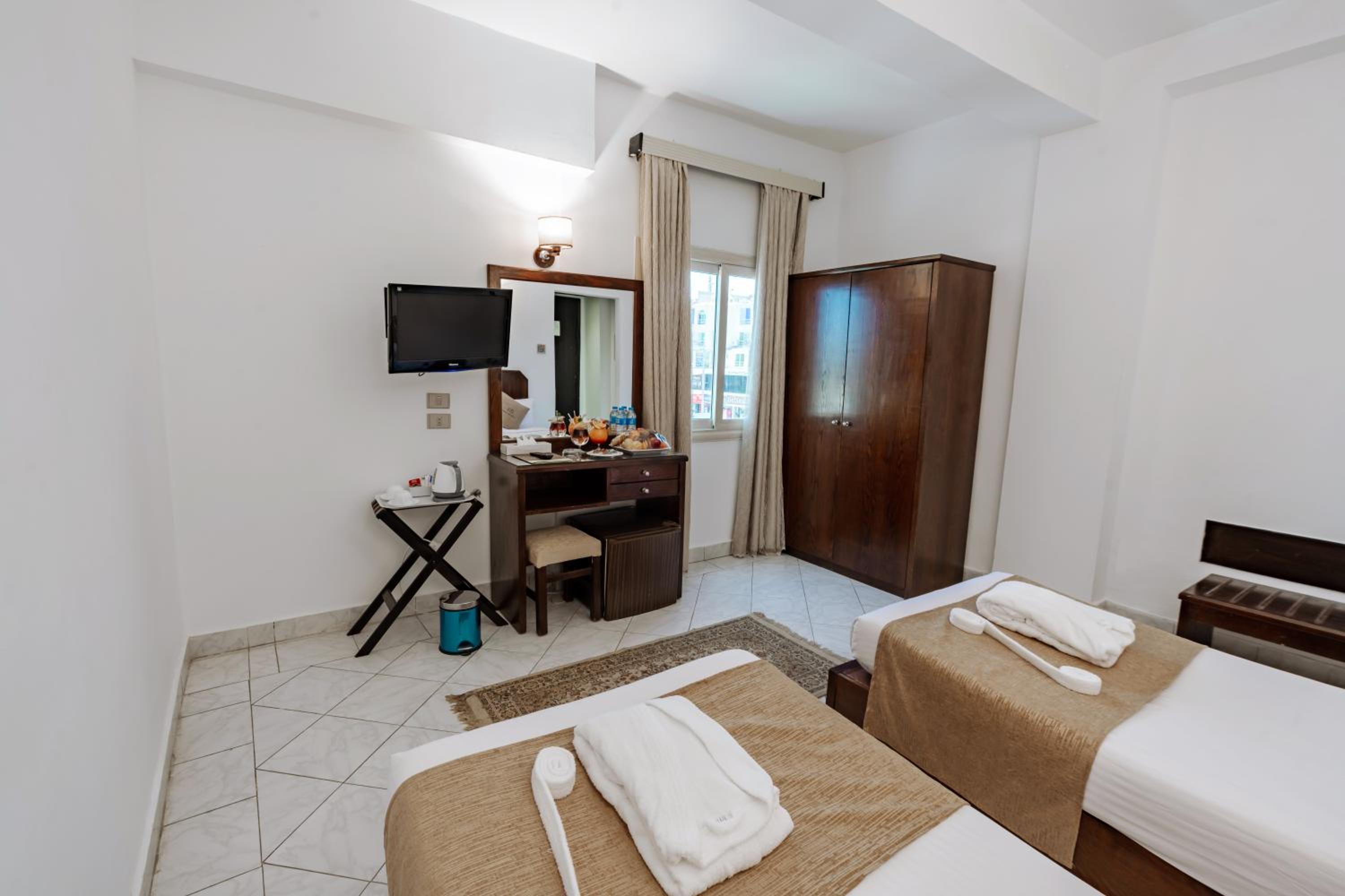 Budget Double Room - No Balcony photo 1