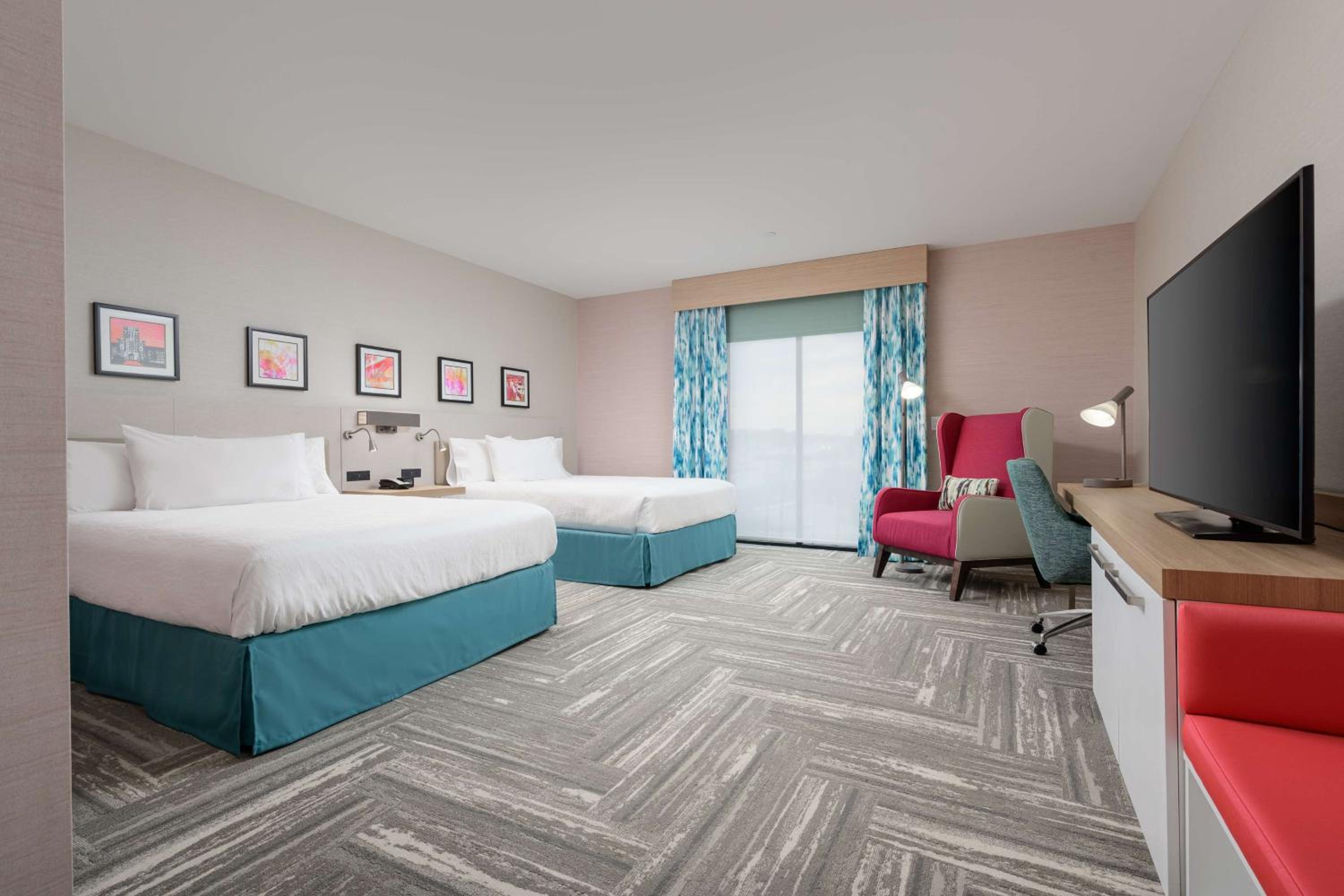 Queen Room with Two Queen Beds - Hearing Access