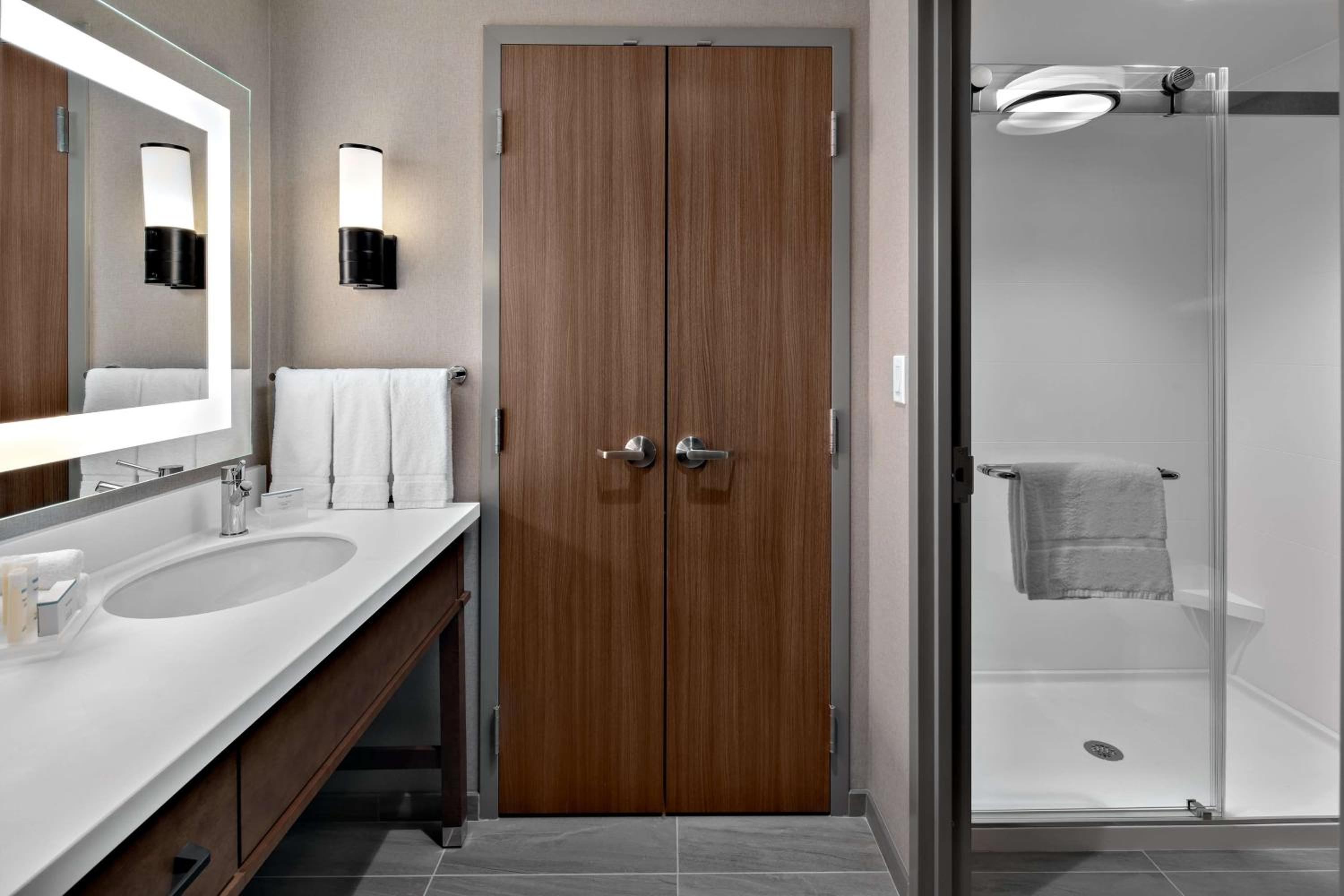 King Studio Suite - Hearing Access/Non-Smoking photo 3