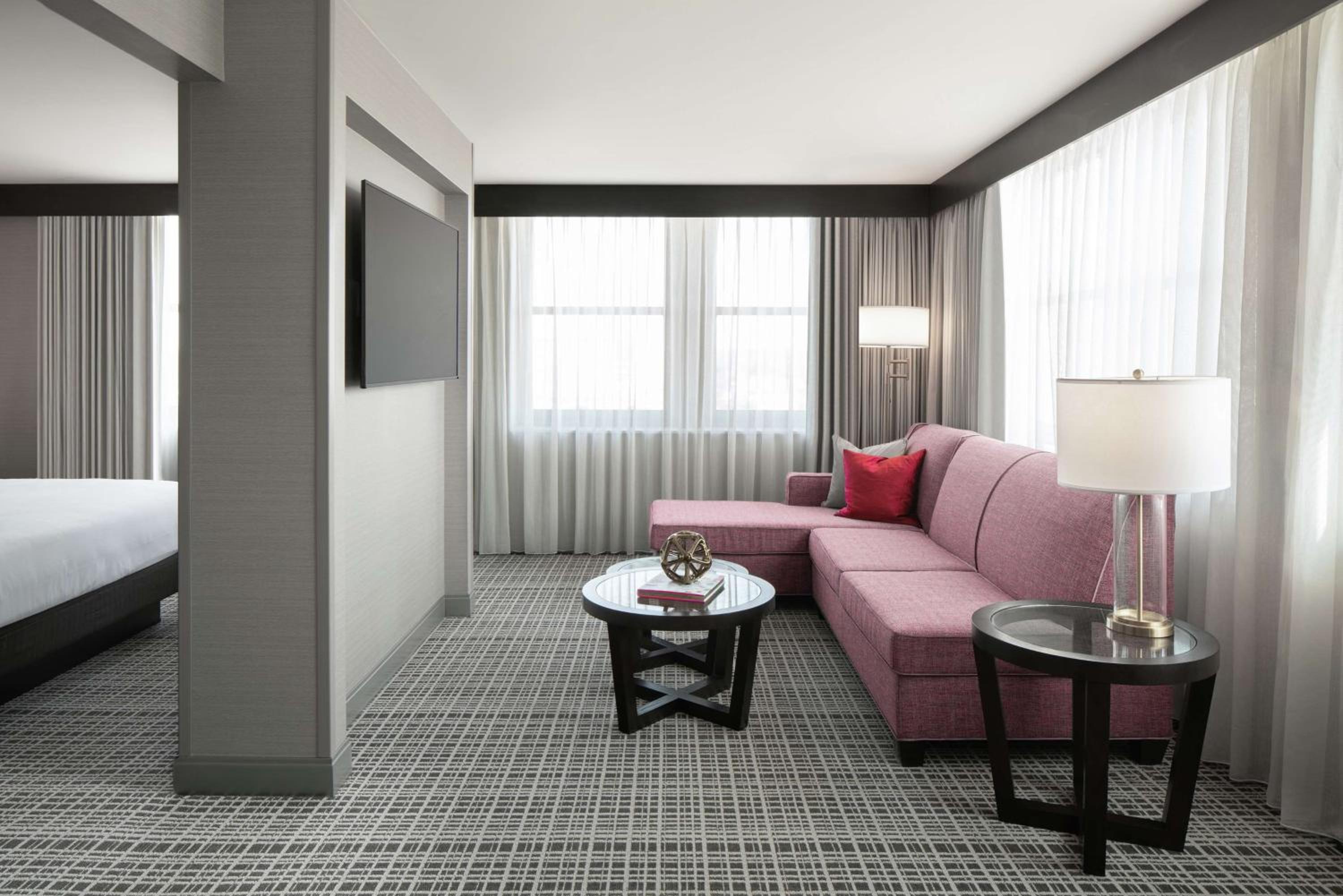One-Bedroom King Corner Suite - Photo 1