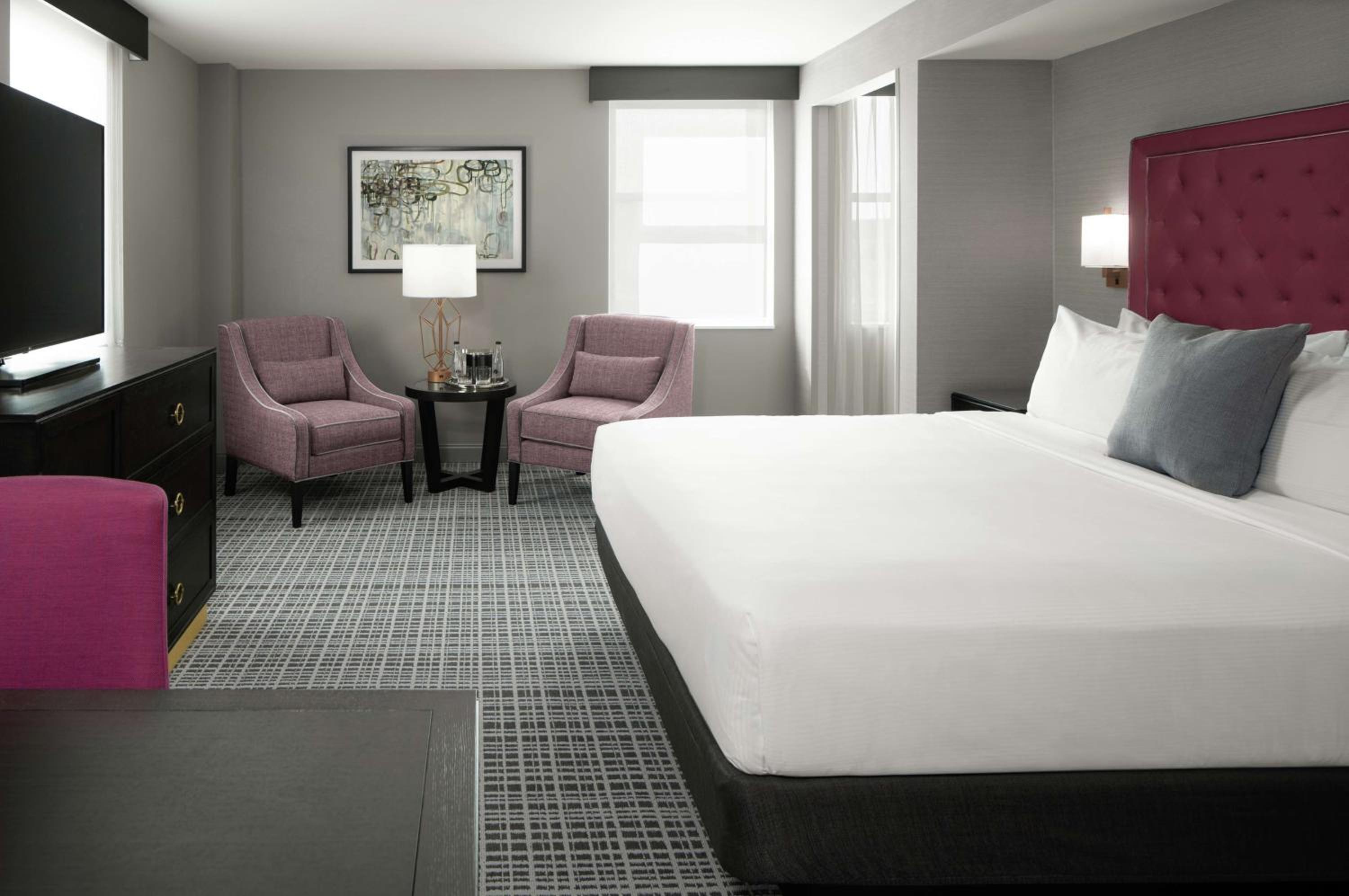 Corner King Room - Photo 1