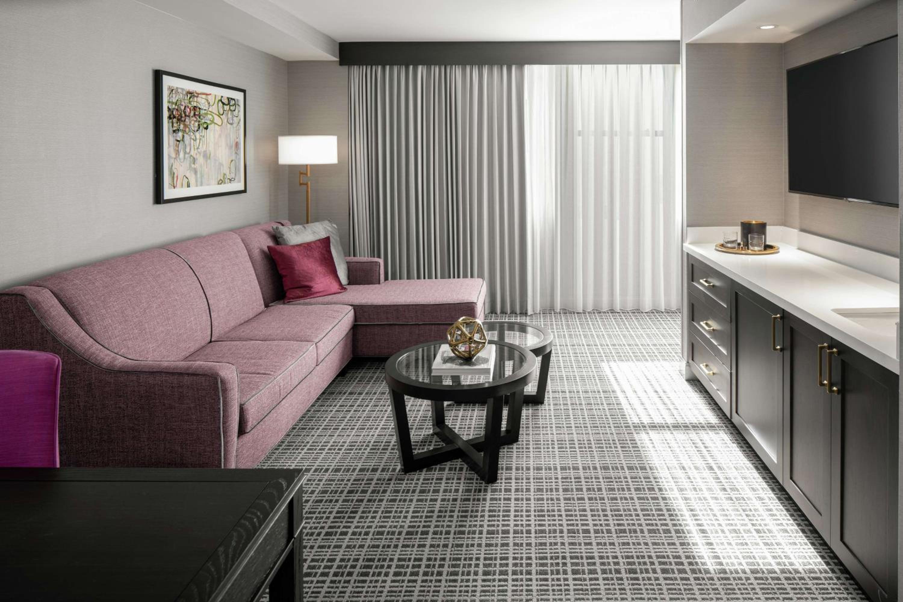 One-Bedroom King Suite - Photo 3