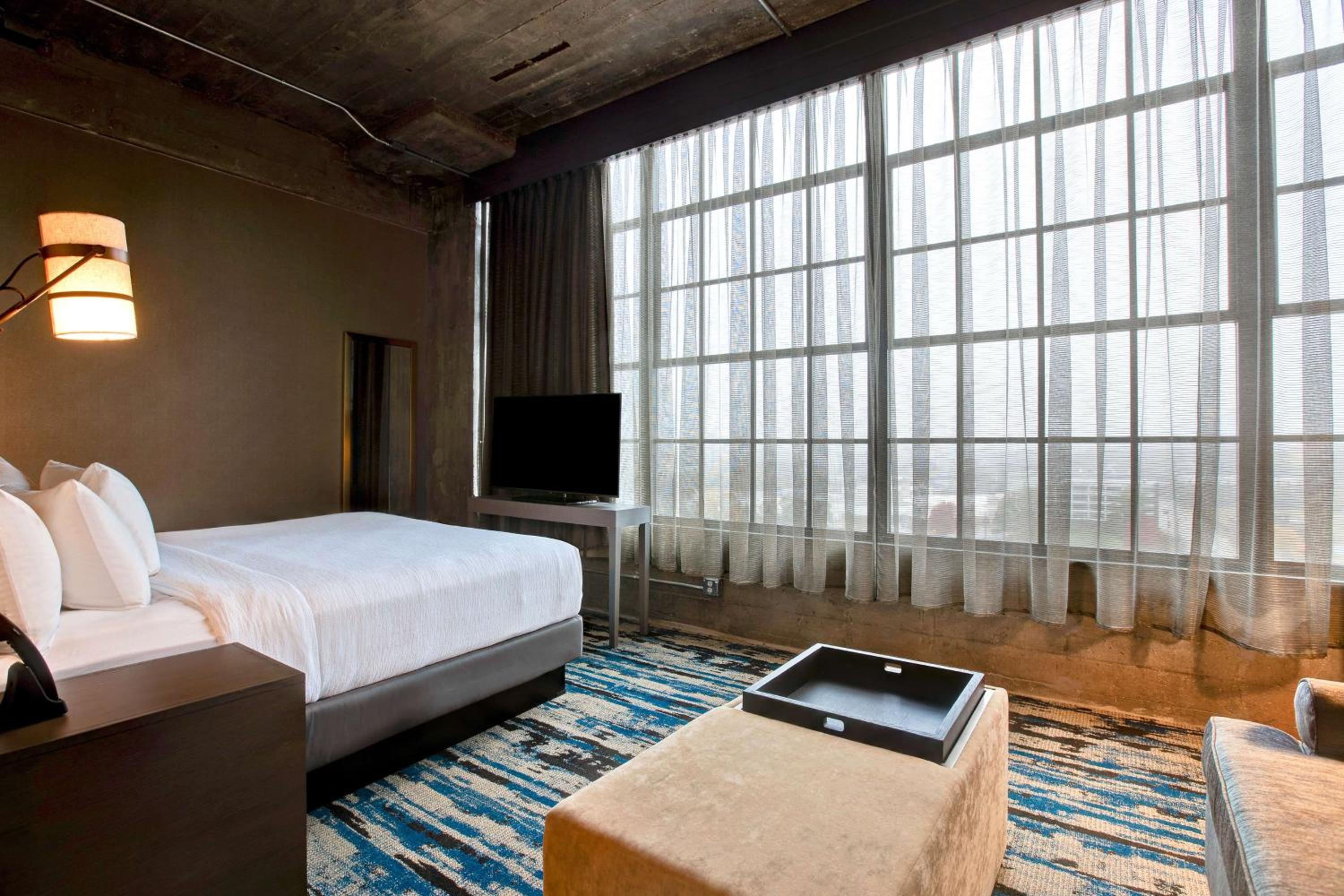 King Studio Suite - Photo 3