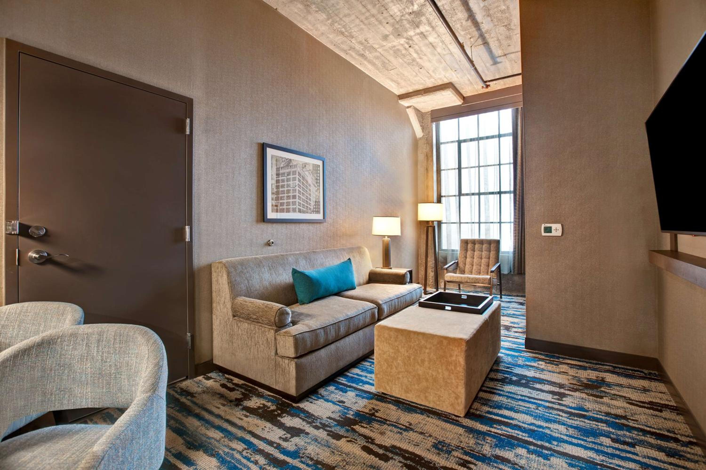 Two-Room Queen Suite with Two Queen Beds - Photo 4