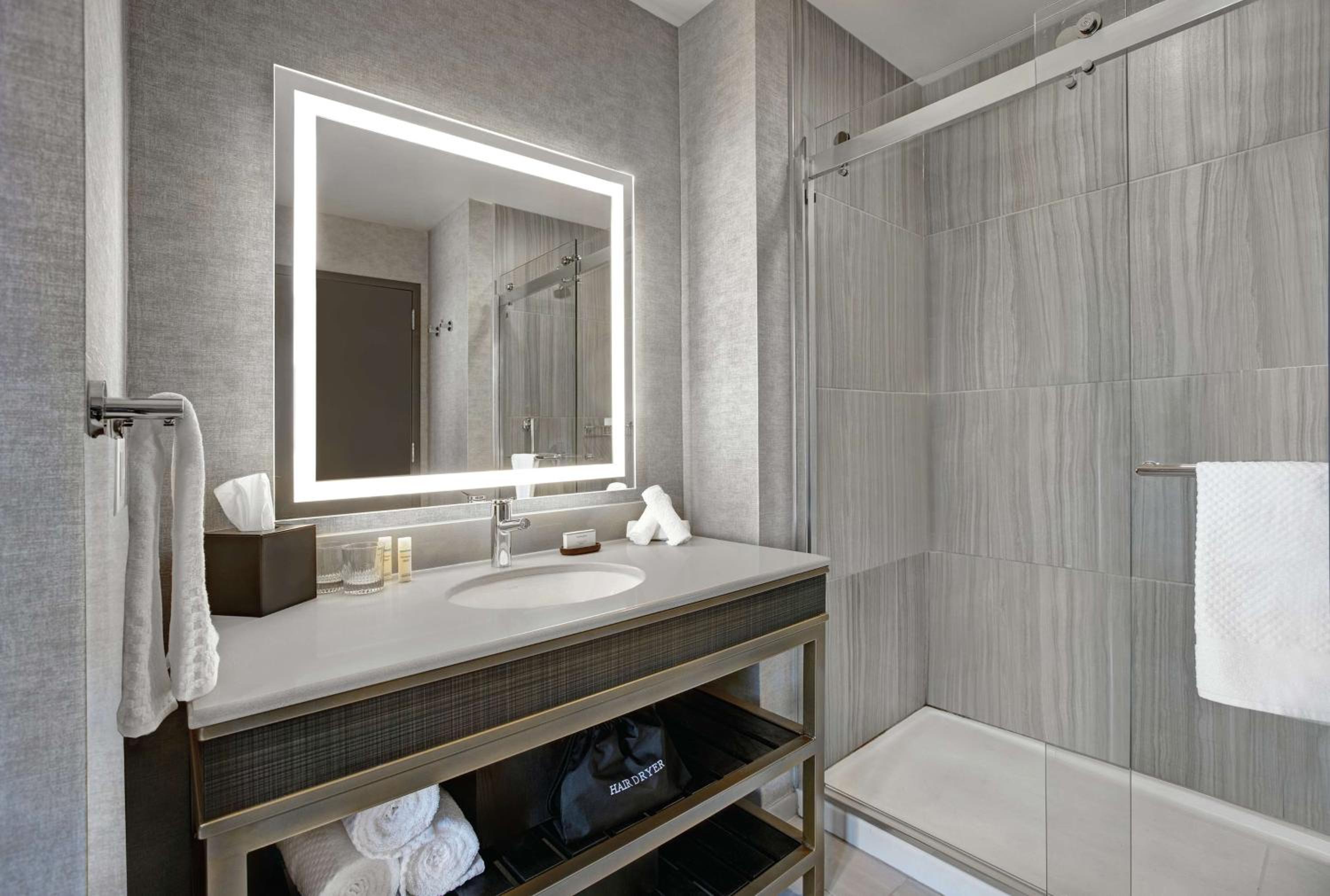 King Studio Suite - Photo 2