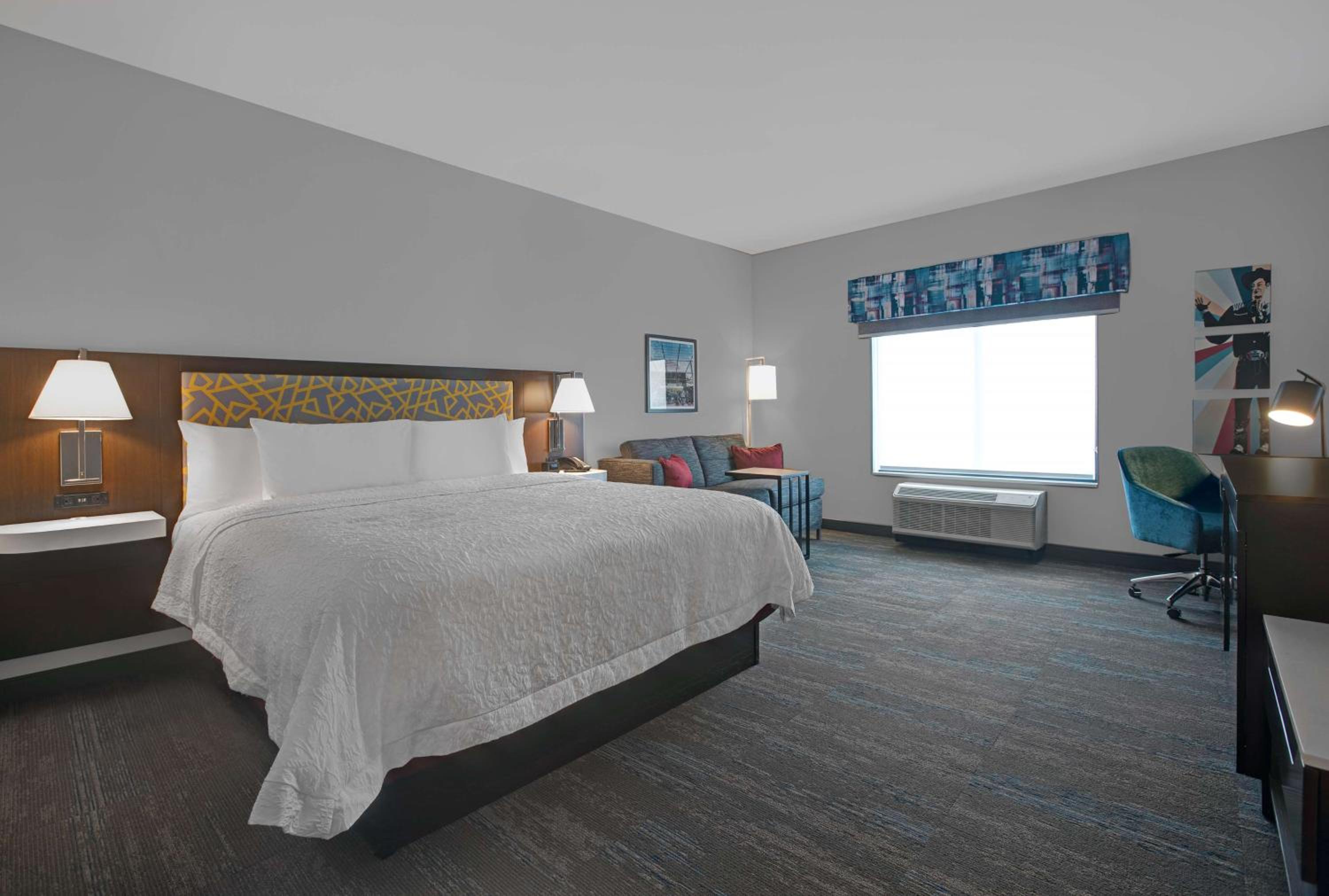 King Room with Sofa Bed - Non-Smoking - Photo 1