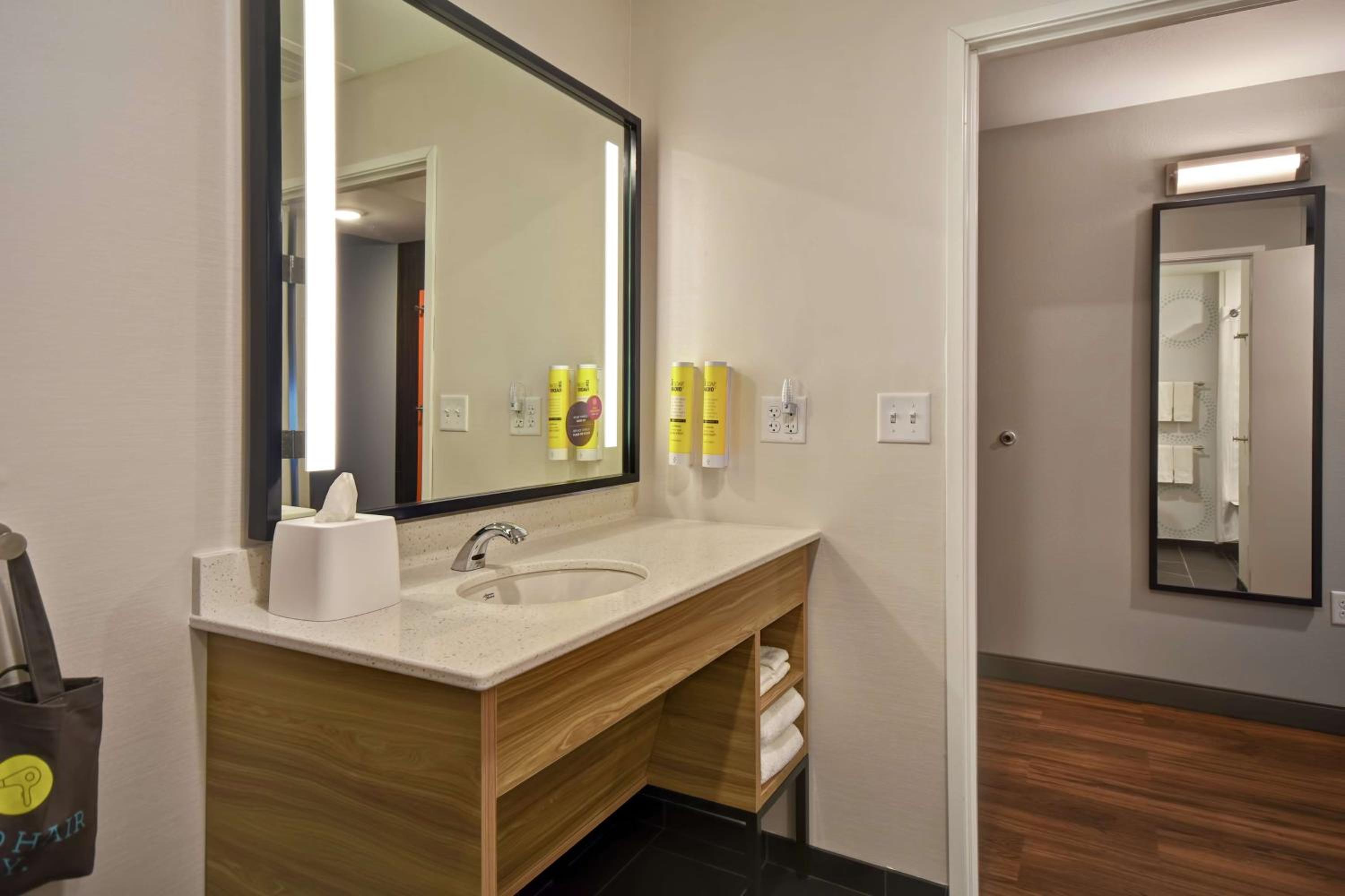 Queen Room with Two Queen Beds - Mobility Access