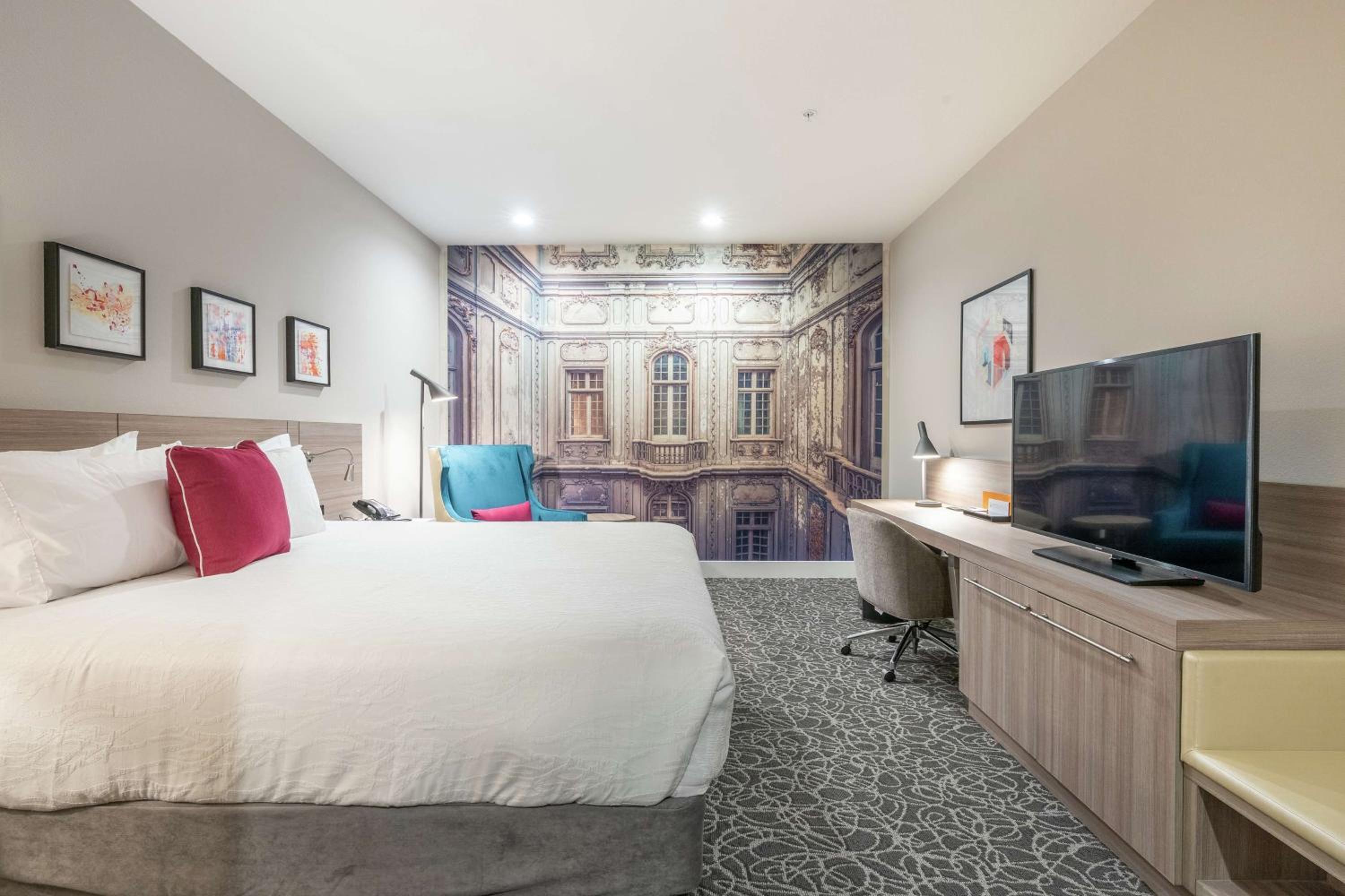 King Room without Window - Hearing Access - Photo 1