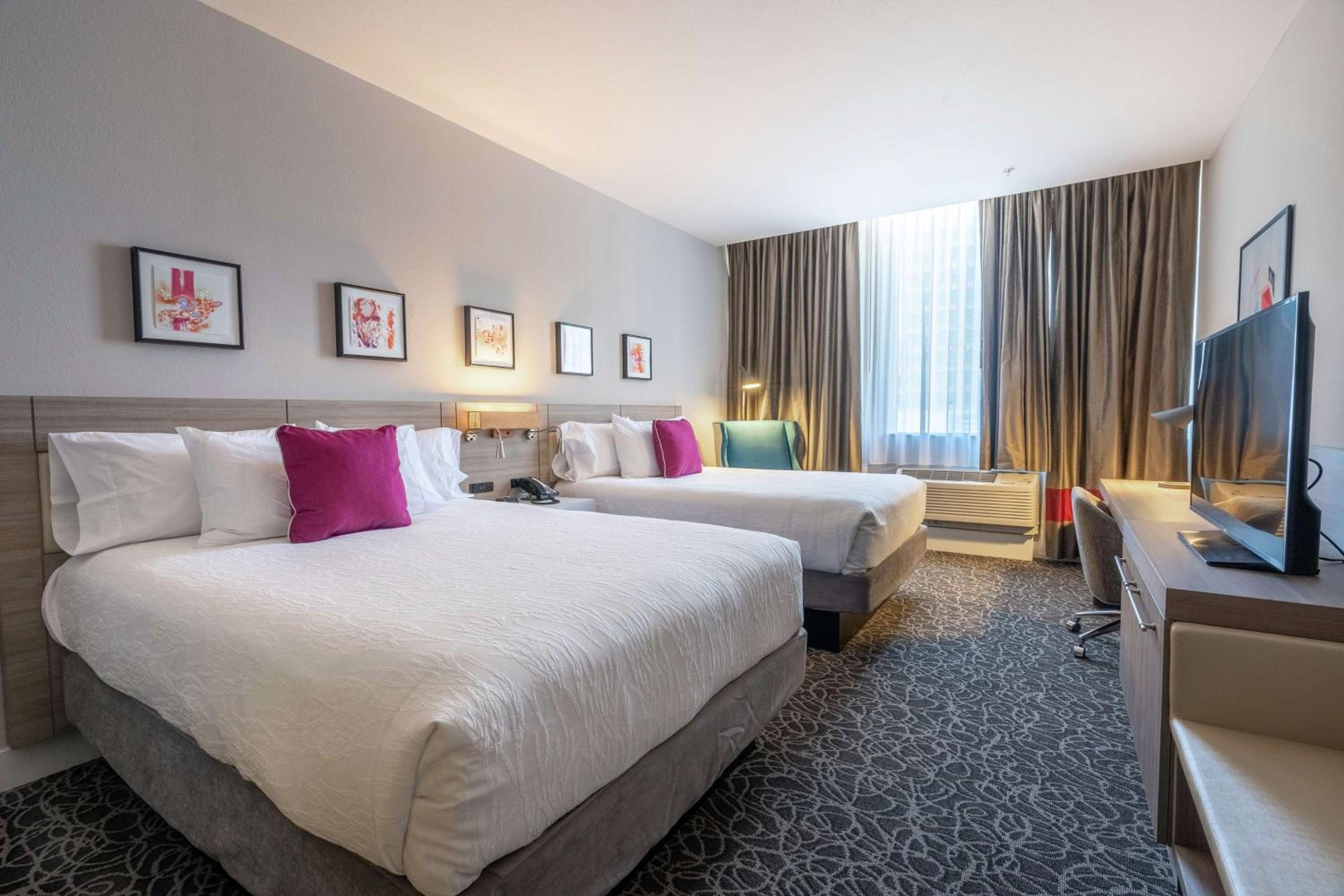 Queen Room with Two Queen Beds - Photo 3