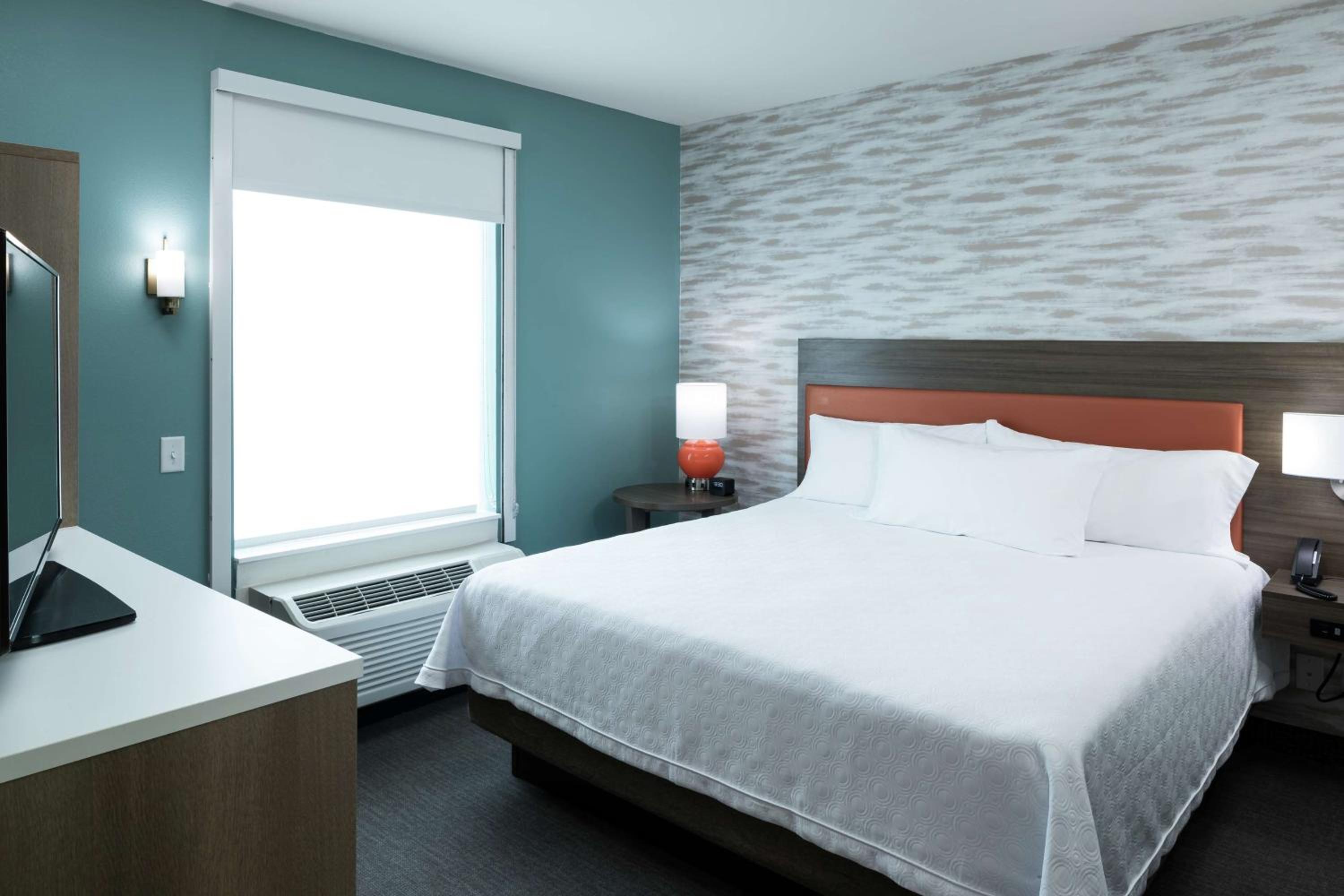 One-Bedroom King Suite - Non-Smoking - Photo 3