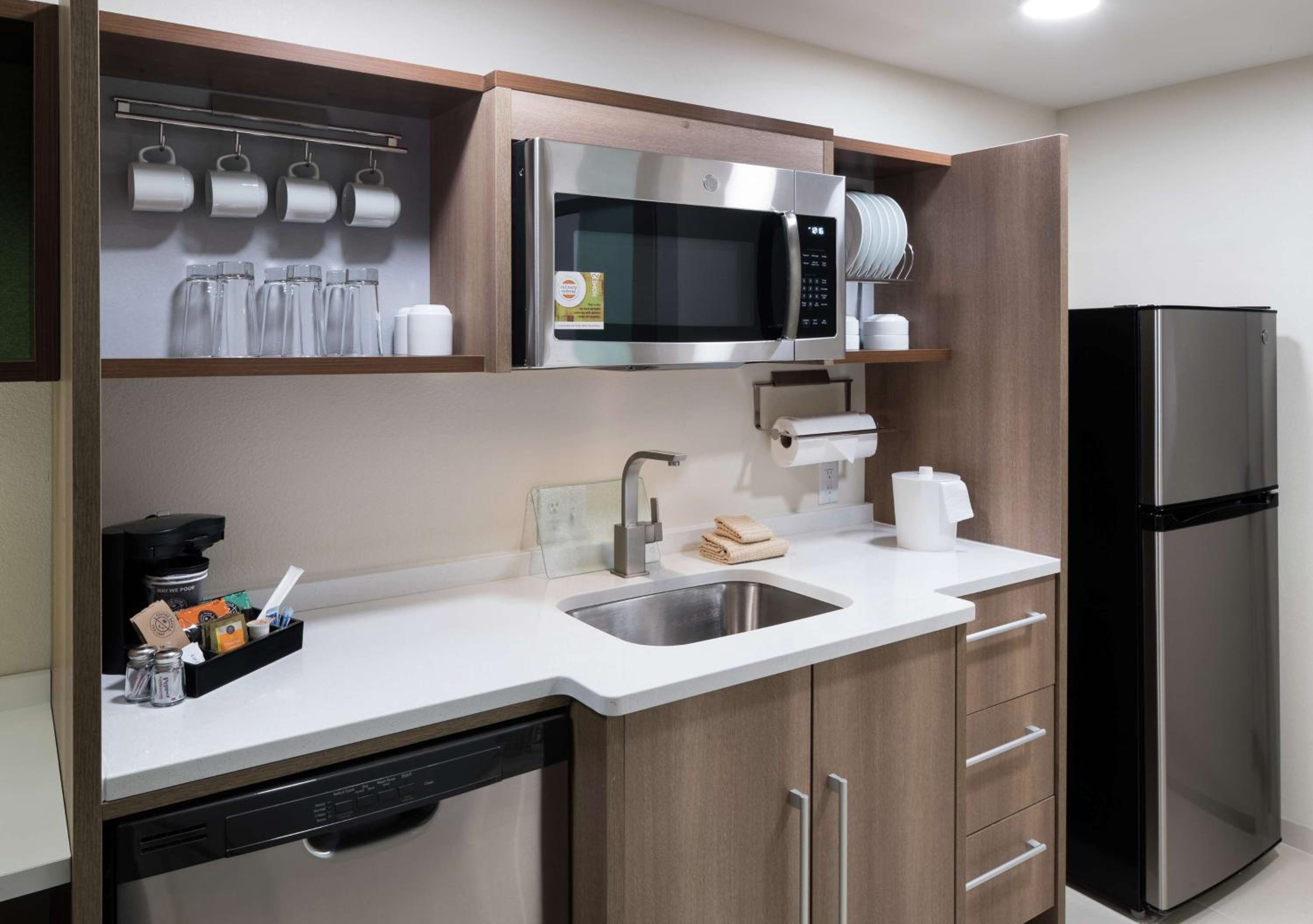King Studio Suite - Non-Smoking - Photo 2