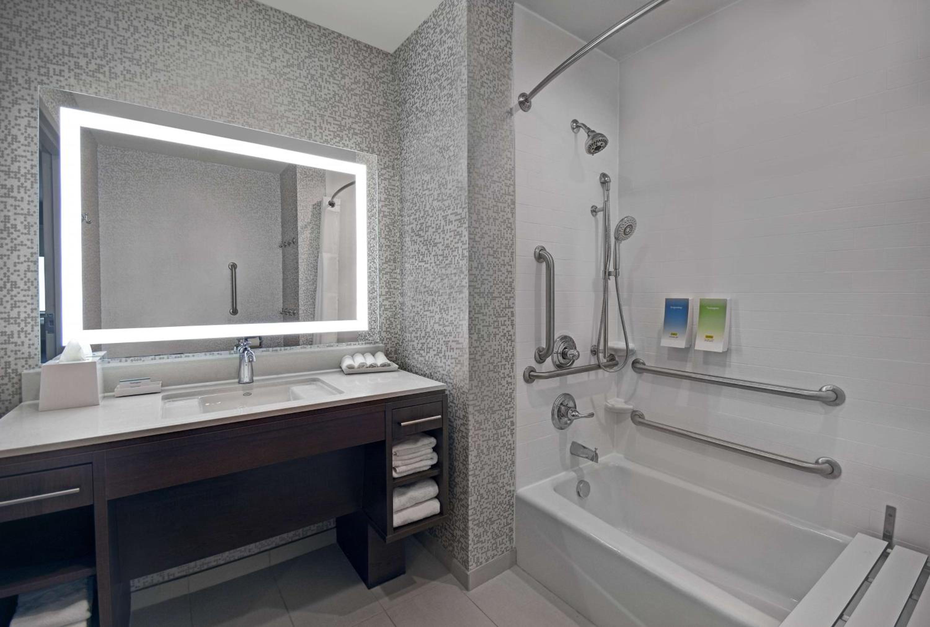 King Studio Suite - Mobility Access/Non-Smoking - Photo 4