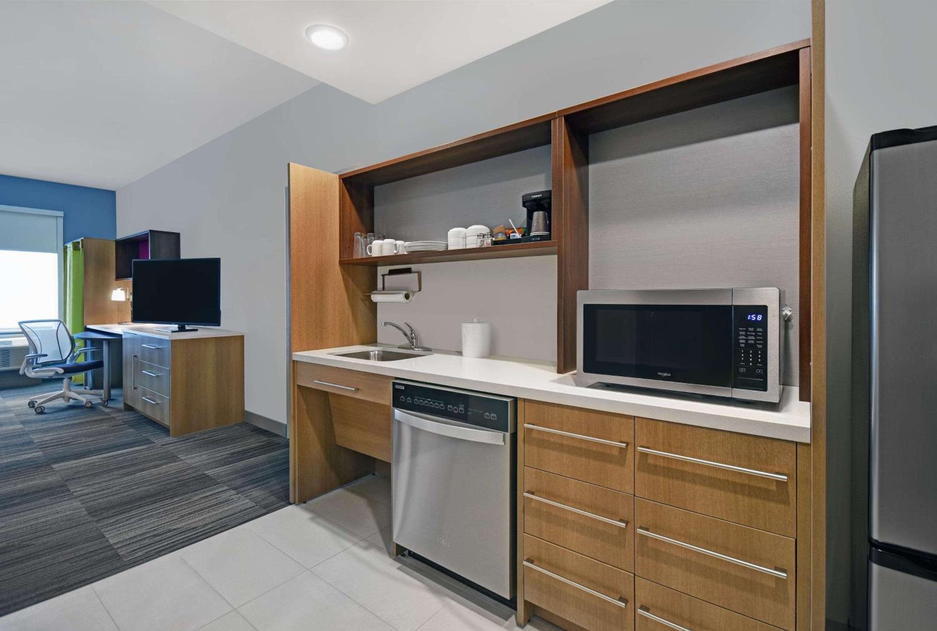 King Studio Suite - Mobility Access/Non-Smoking - Photo 5