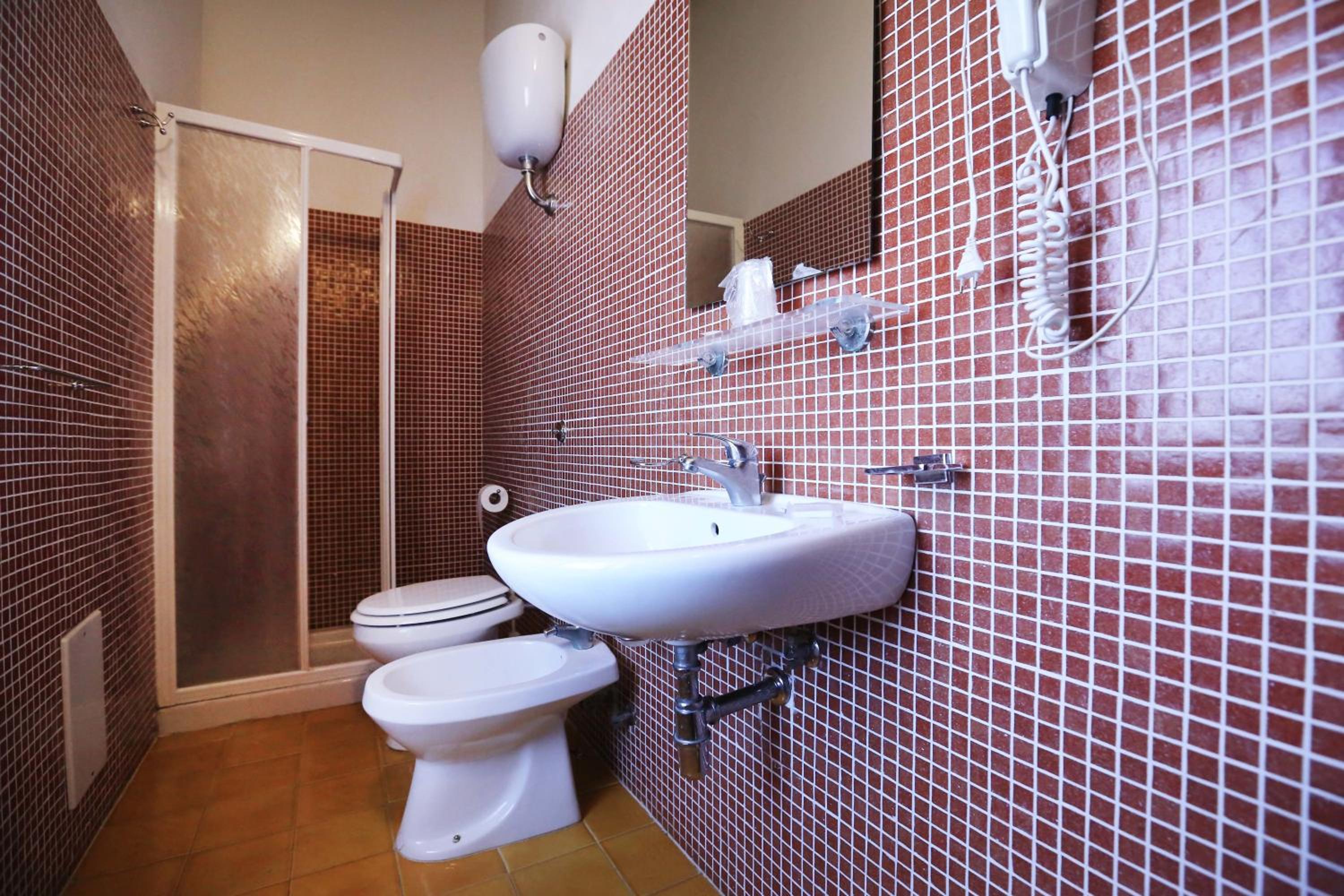 Double Room - Photo 13