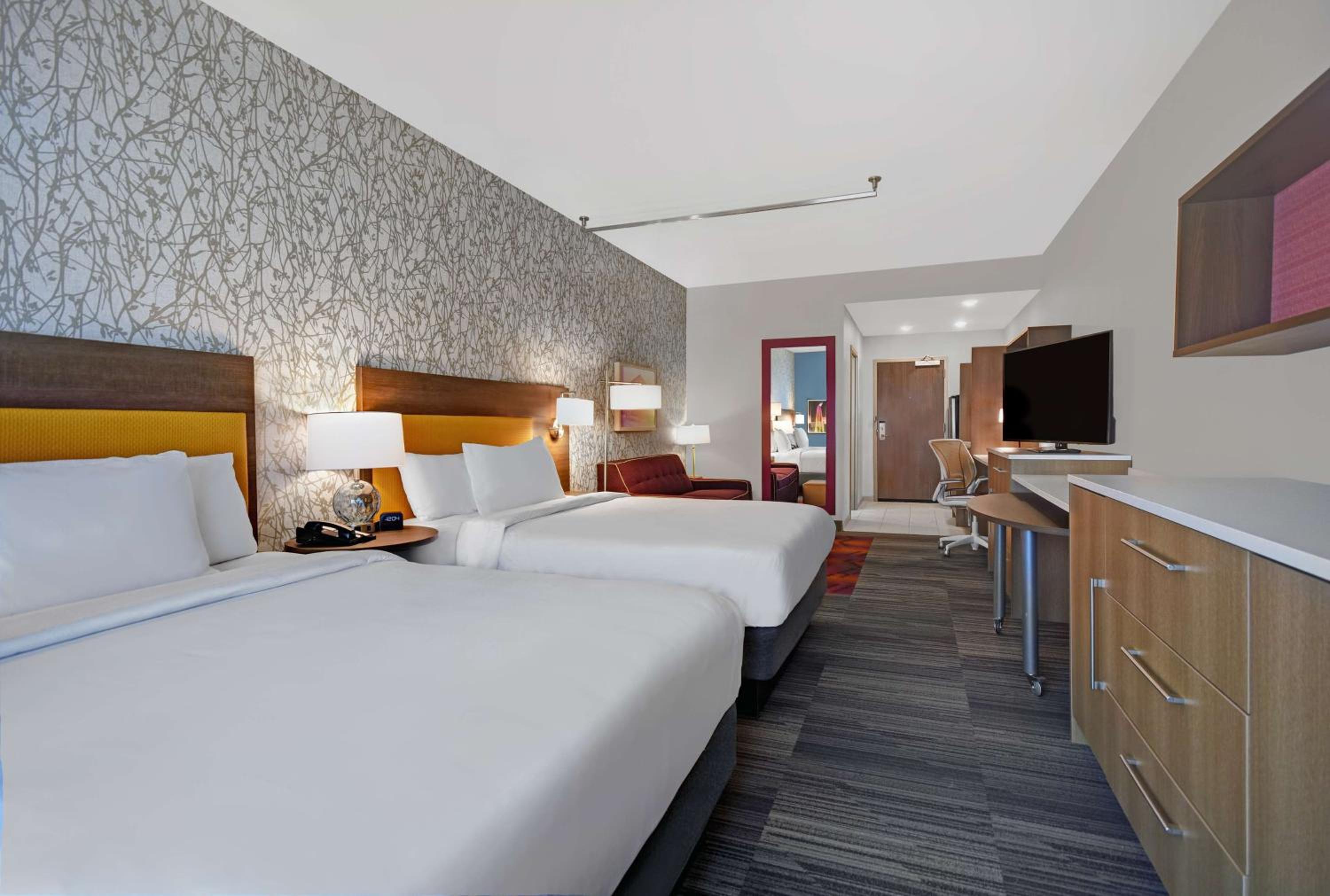 Queen Studio with Two Queen Beds - Non-Smoking - Photo 5
