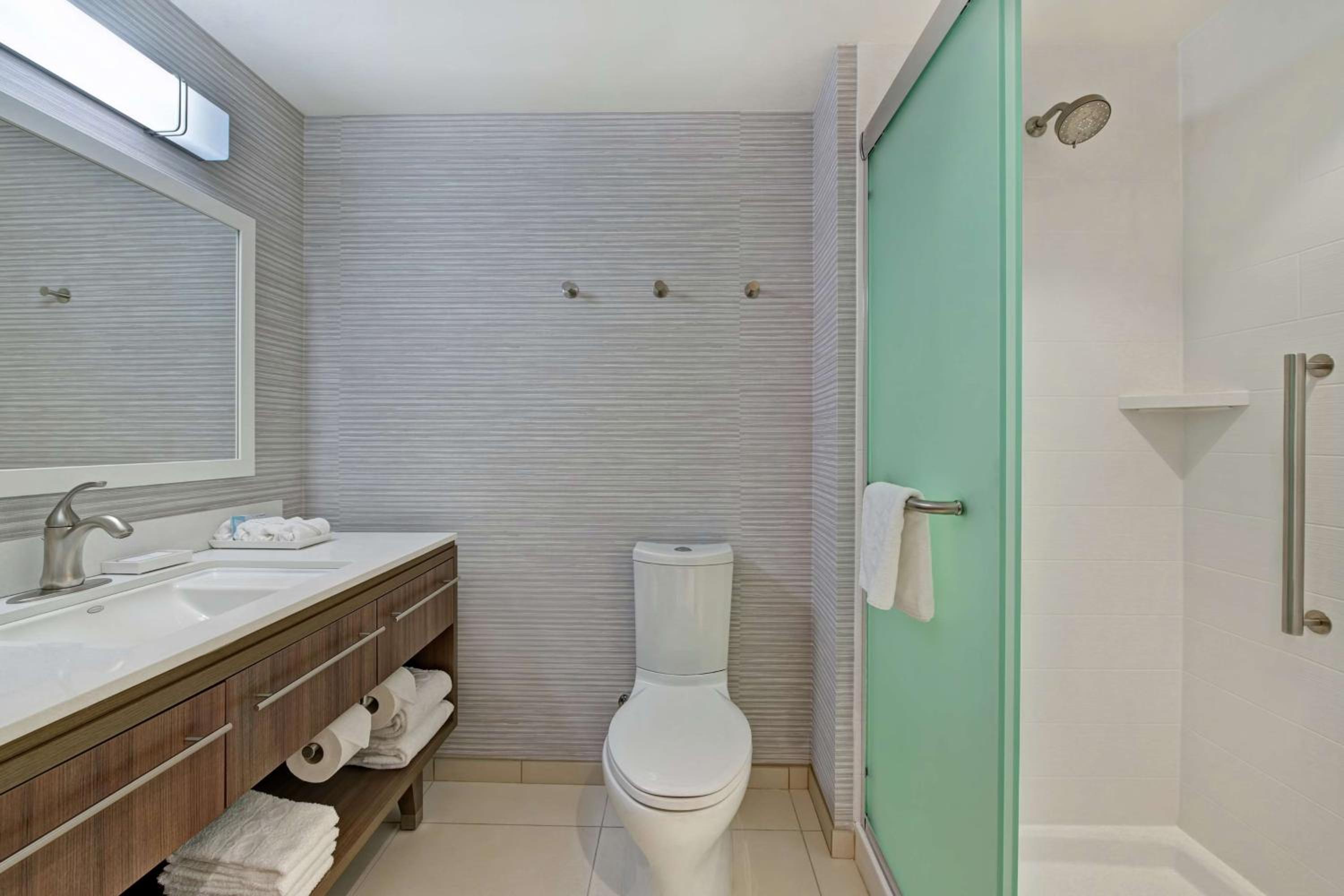 King Studio Suite - Non-Smoking - Photo 7